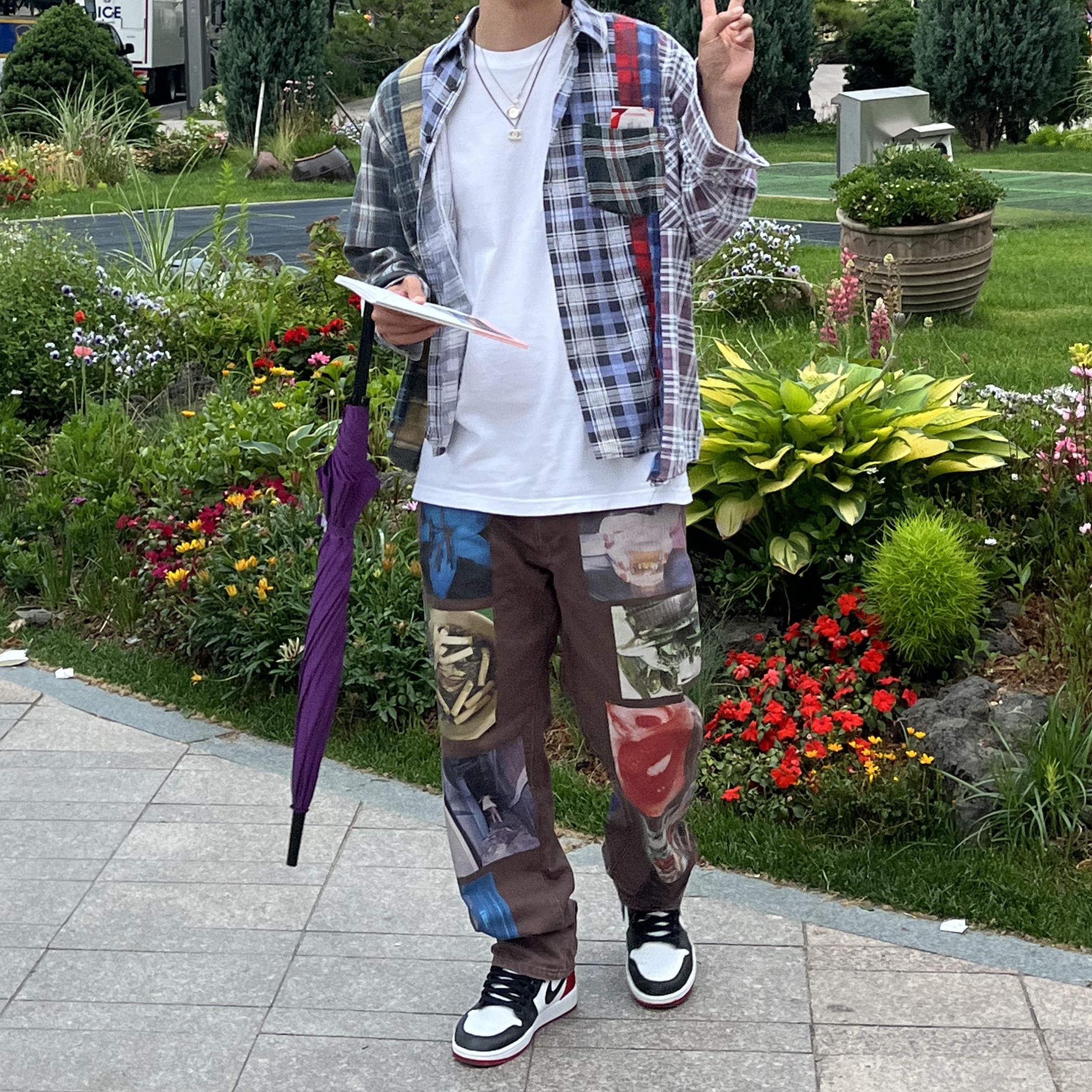 (W) Jordan 1 Retro High Satin Black Toe, Supreme x Daido Moriyama Regular Jean Blue - 22SS 착용 스타일 - 1