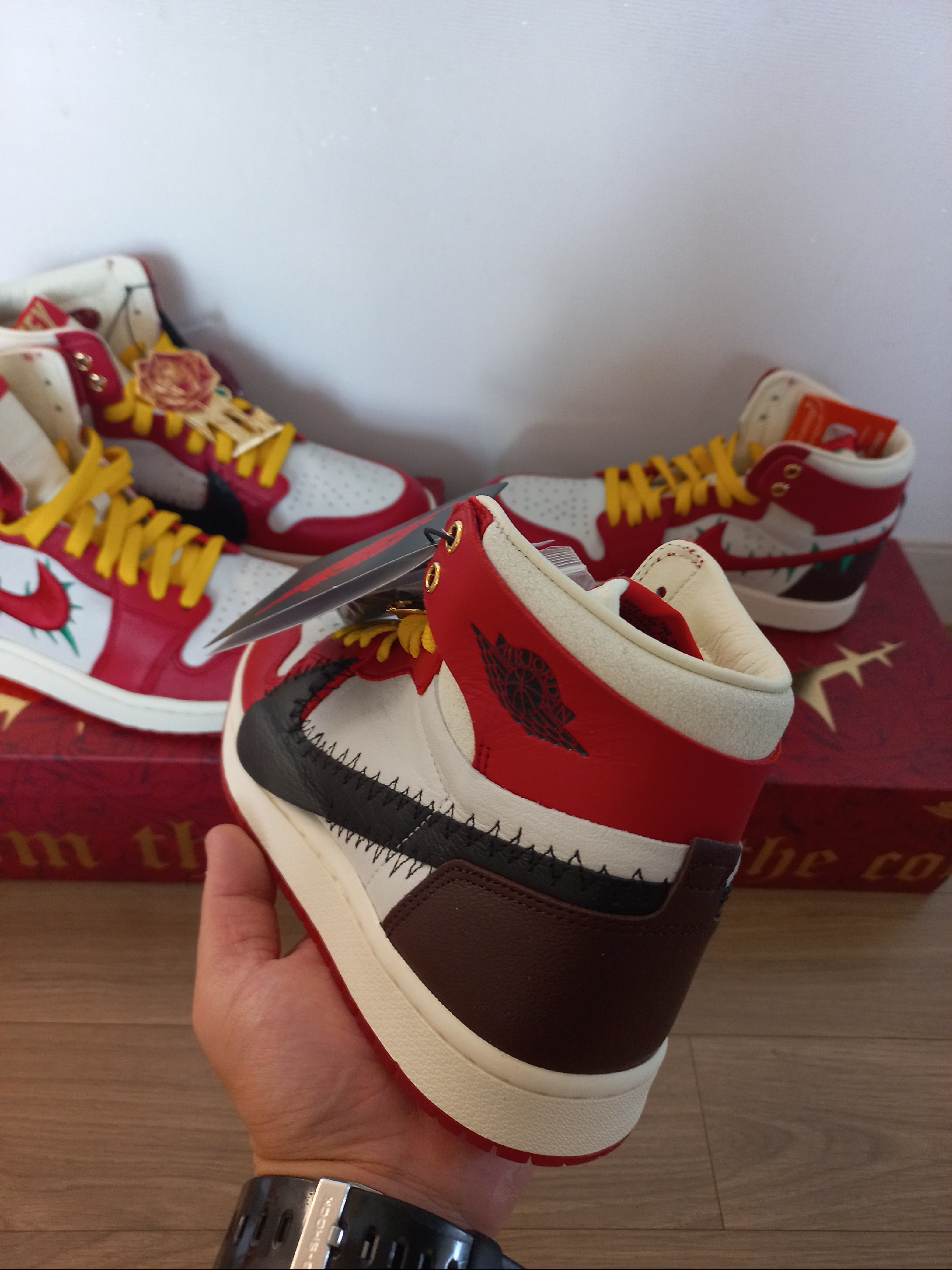 (W) Jordan 1 x Teyana Taylor Zoom CMFT 2 Gym Red 착용 스타일 - 2