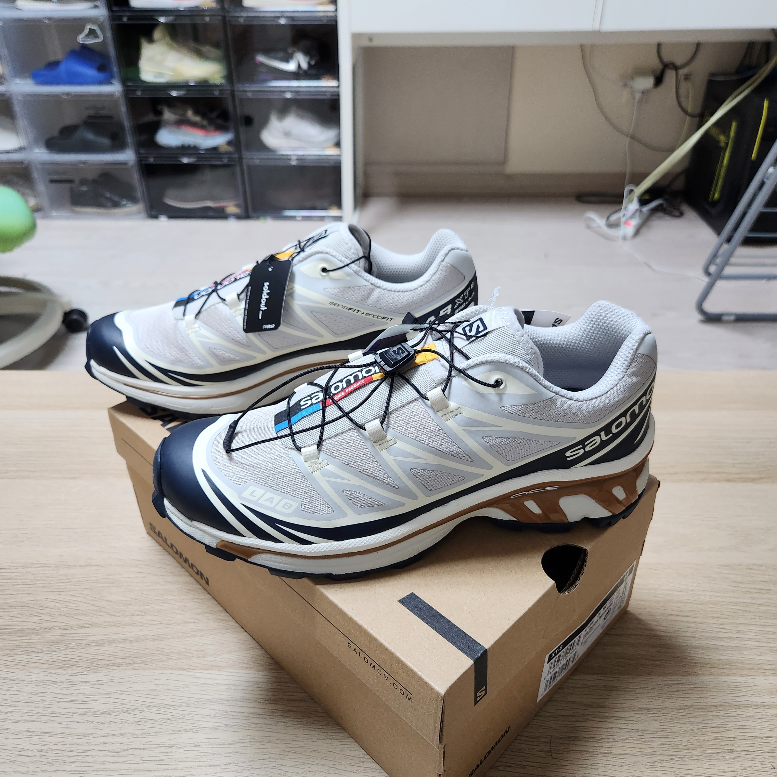 Salomon XT-6 Lunar Rock Dark Sapphire 착용 스타일 - 2