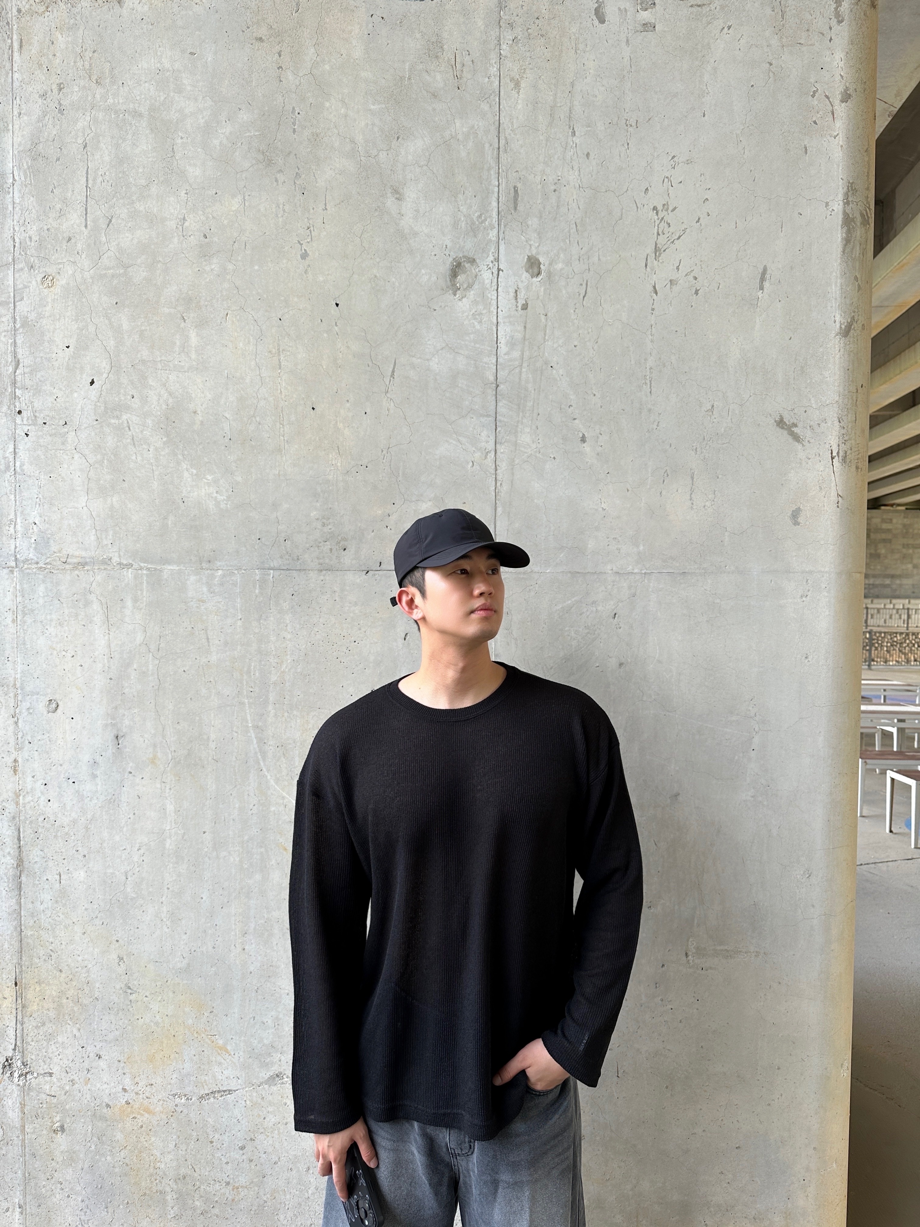Maison Mihara Yasuhiro Blakey OG Sole Canvas Low-top Sneakers Black White 착용 스타일 - 2
