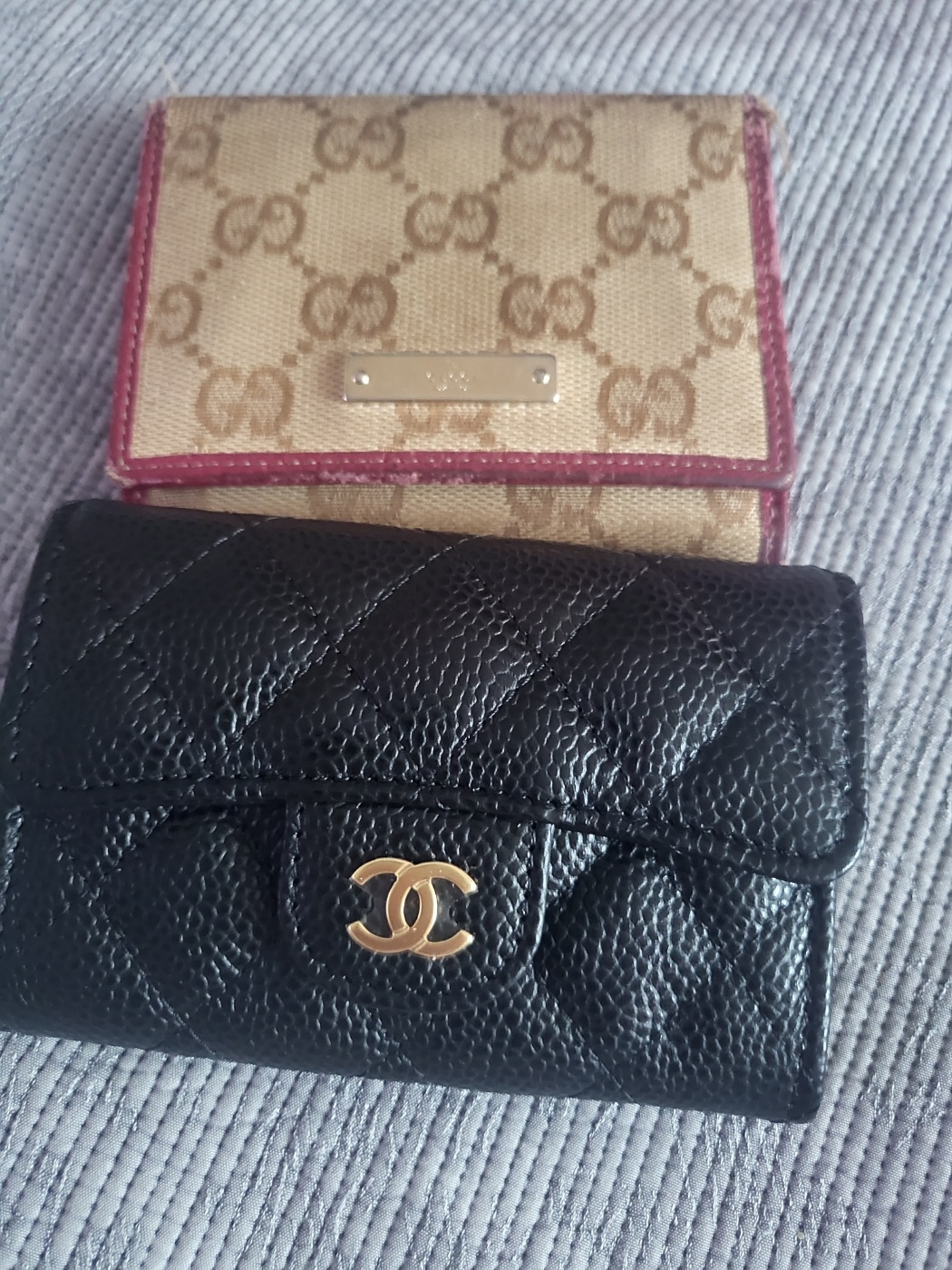 Chanel Classic Card Holder Grained Calfskin & Gold Black 착용 스타일