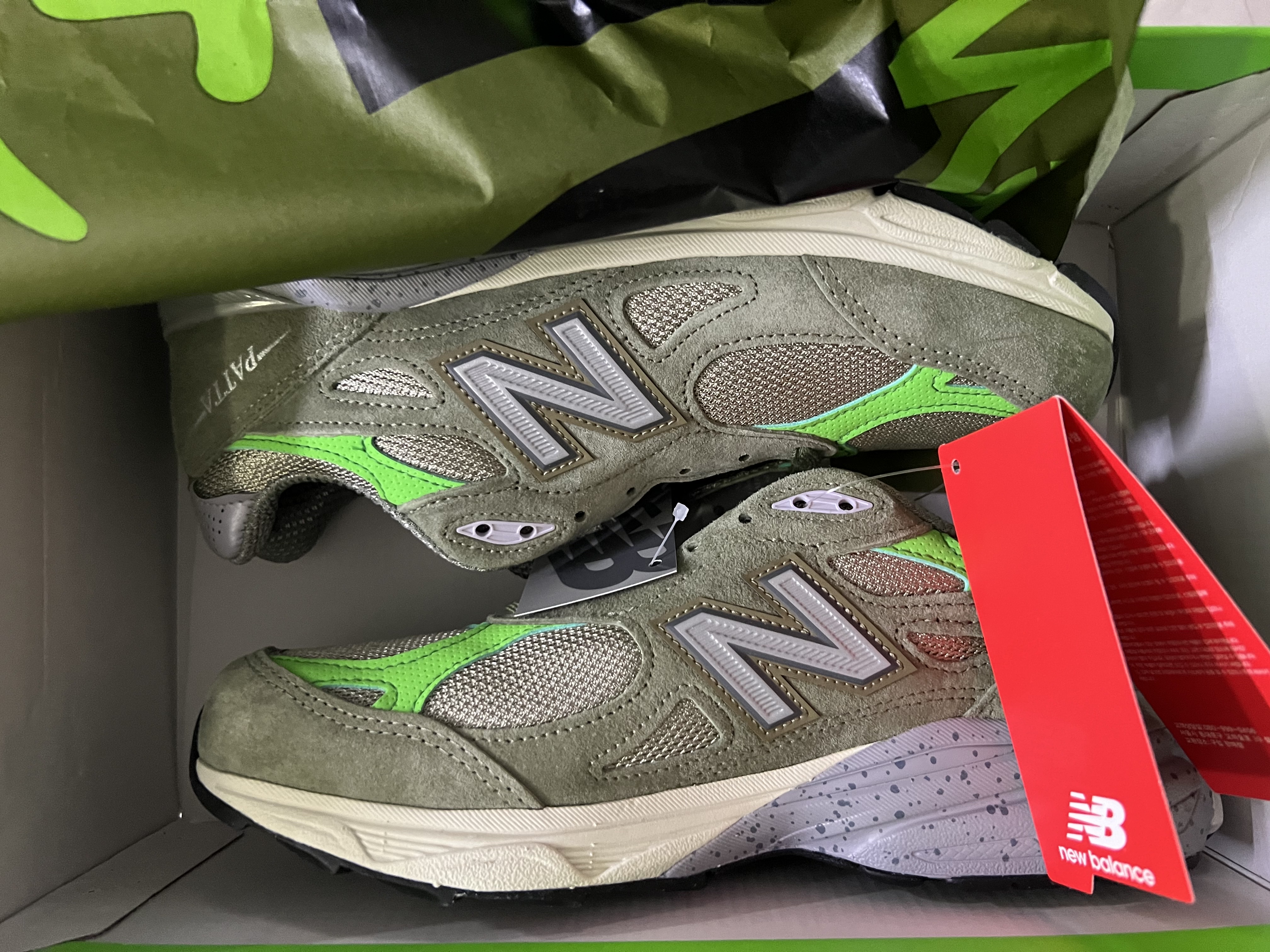 New Balance x Patta 990v3 Made in USA Olive 착용 스타일