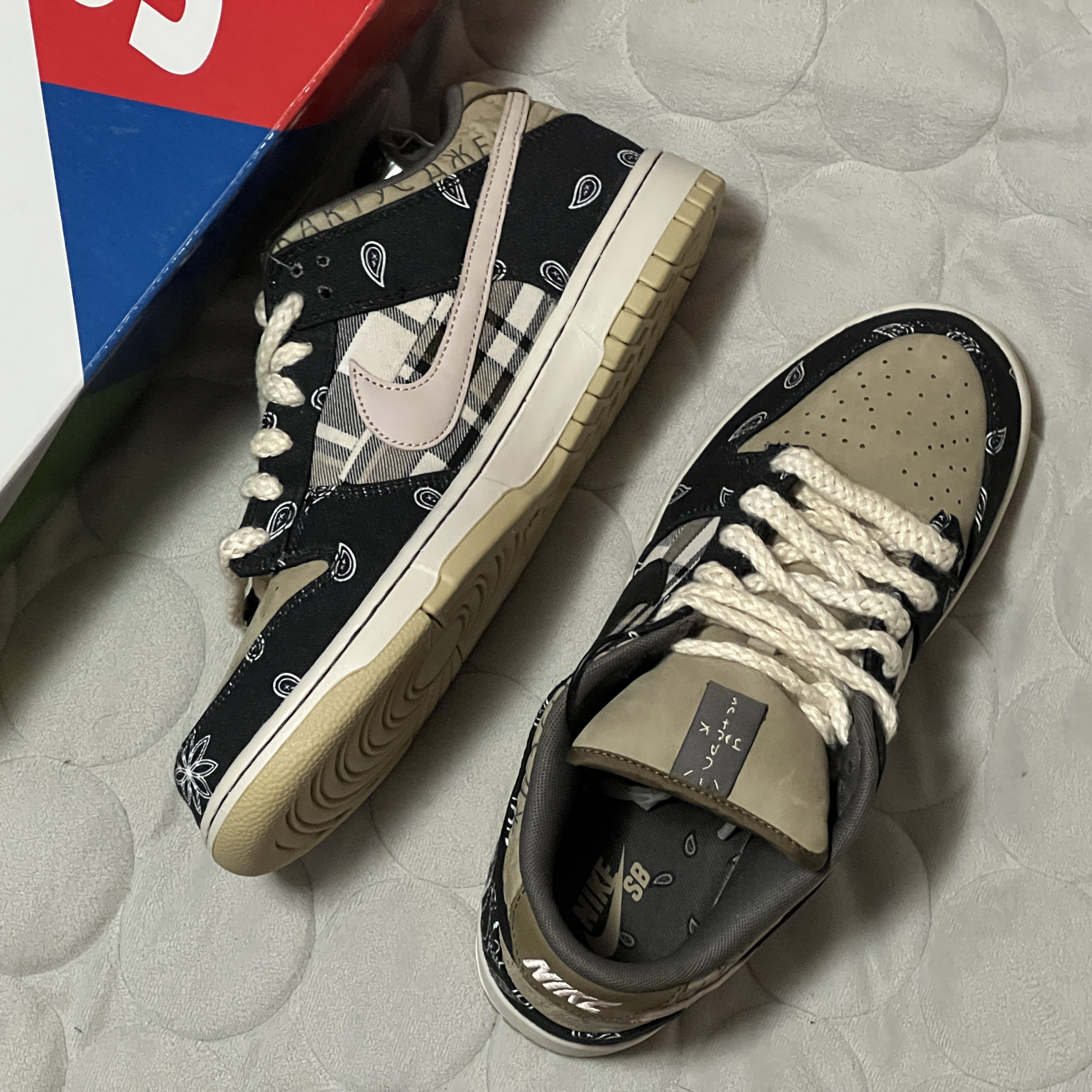 Nike x Travis Scott SB Dunk Low 착용 스타일