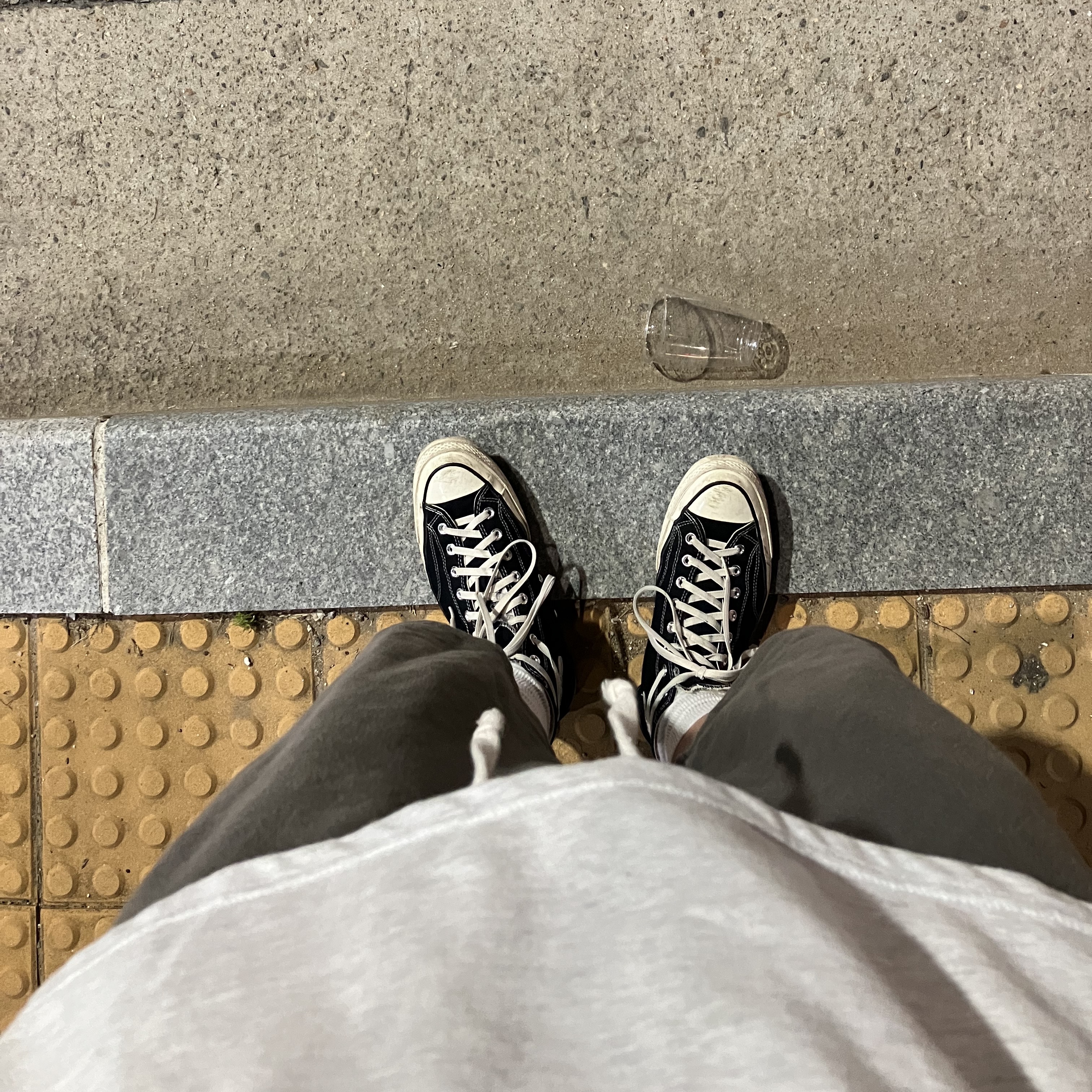 컨버스 척 70 하이 블랙 착용 스타일