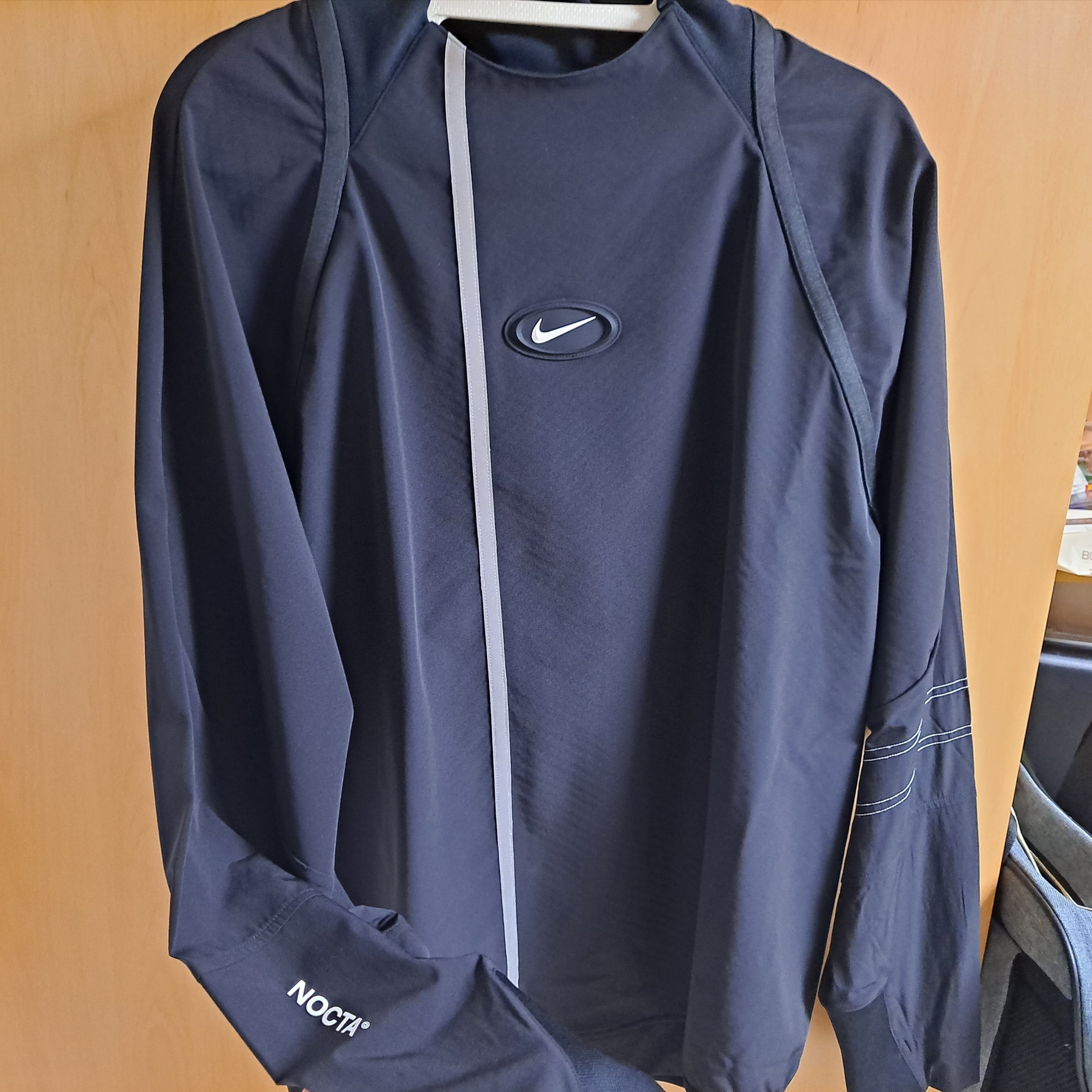 (W) Nike x Drake Nocta NRG LR L/S Crew Black (DV3631-010) 착용 스타일 - 1