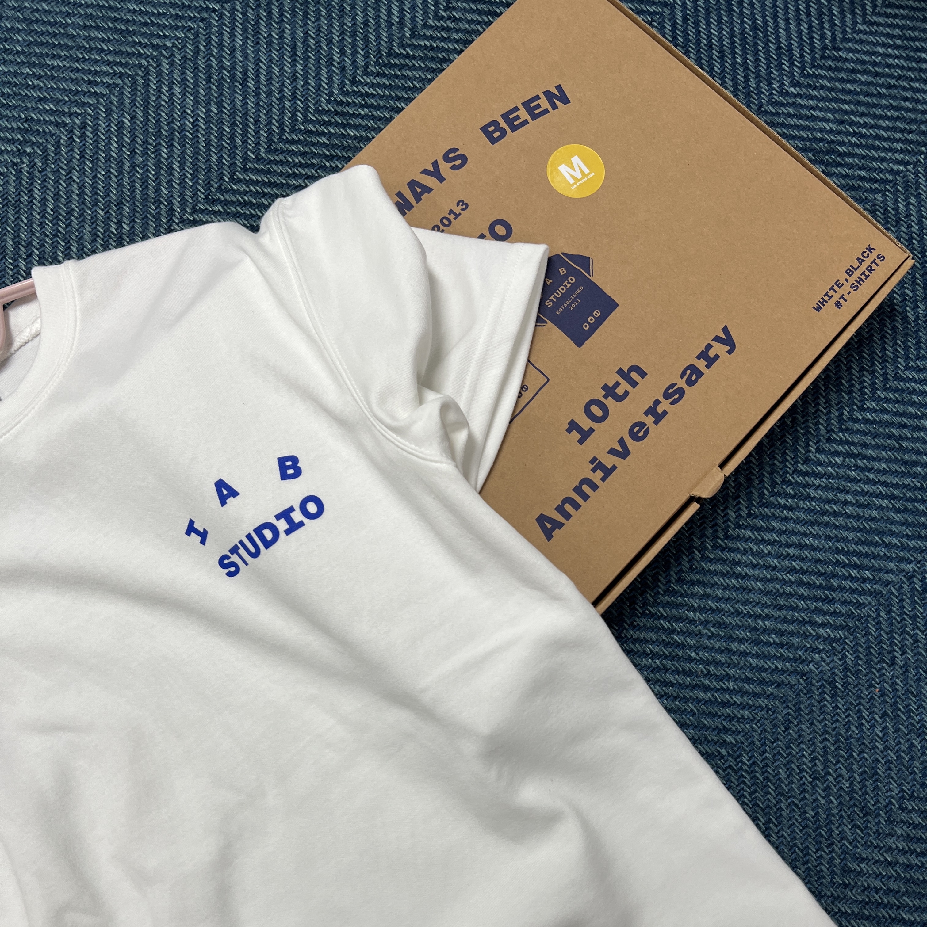 IAB Studio 10th Anniversary T-Shirt White 착용 스타일