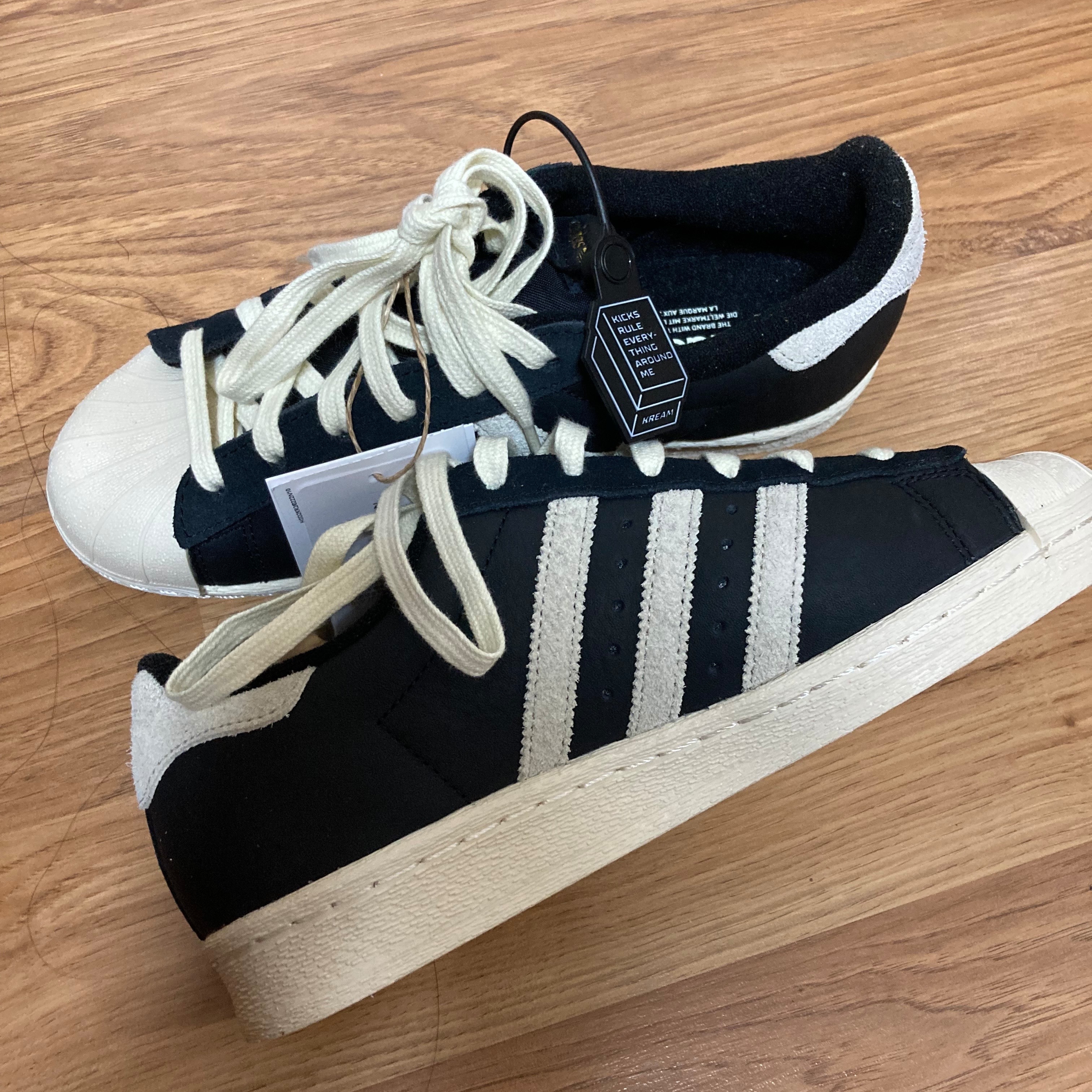Adidas Superstar 82 Black White 착용 스타일 - 4