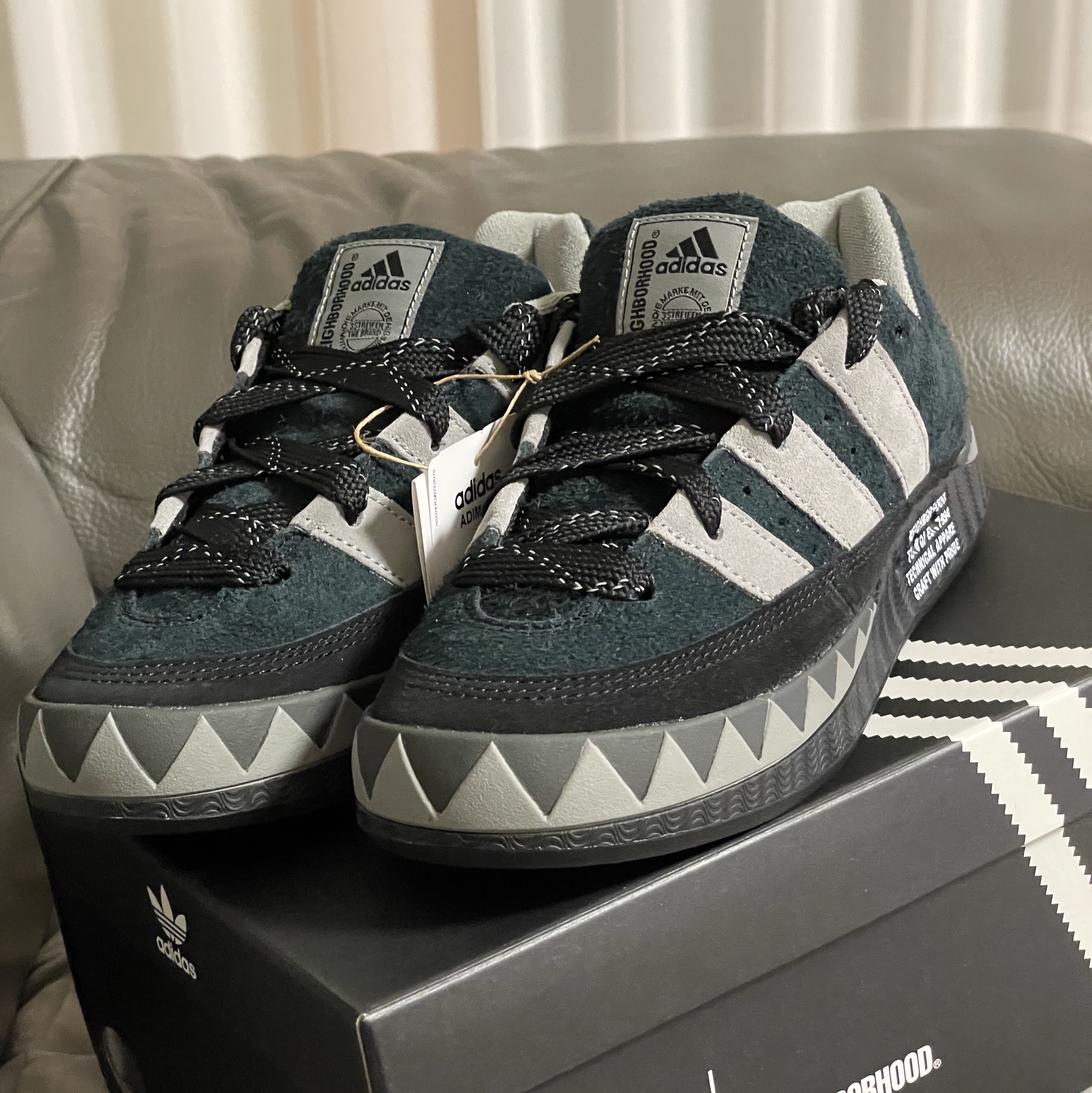 Adidas x Neighborhood Adimatic Core Black 착용 스타일
