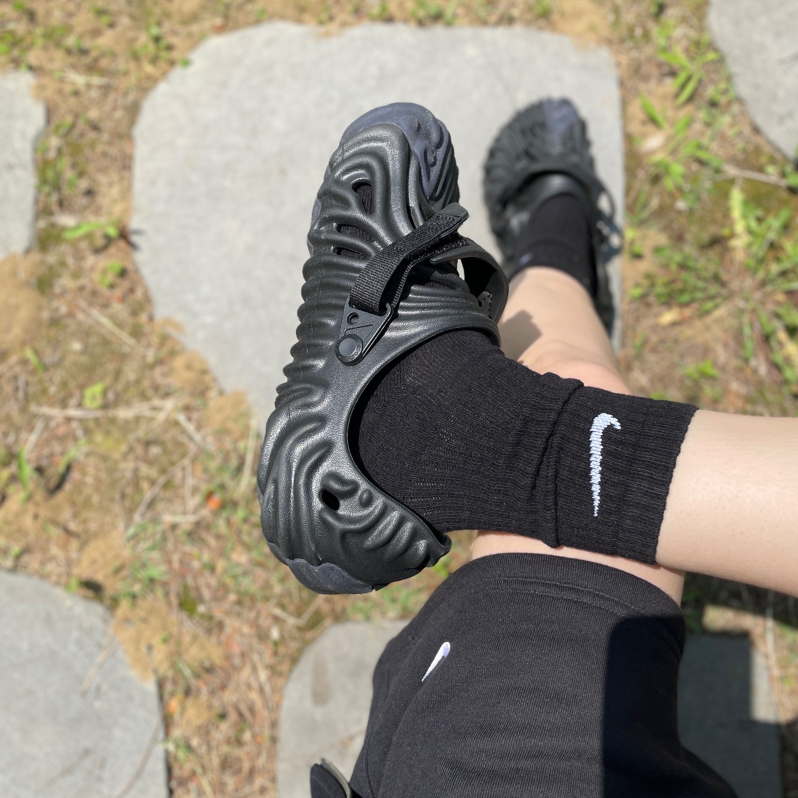 Crocs x Salehe Bembury Pollex Clog Sasquatch 착용 스타일