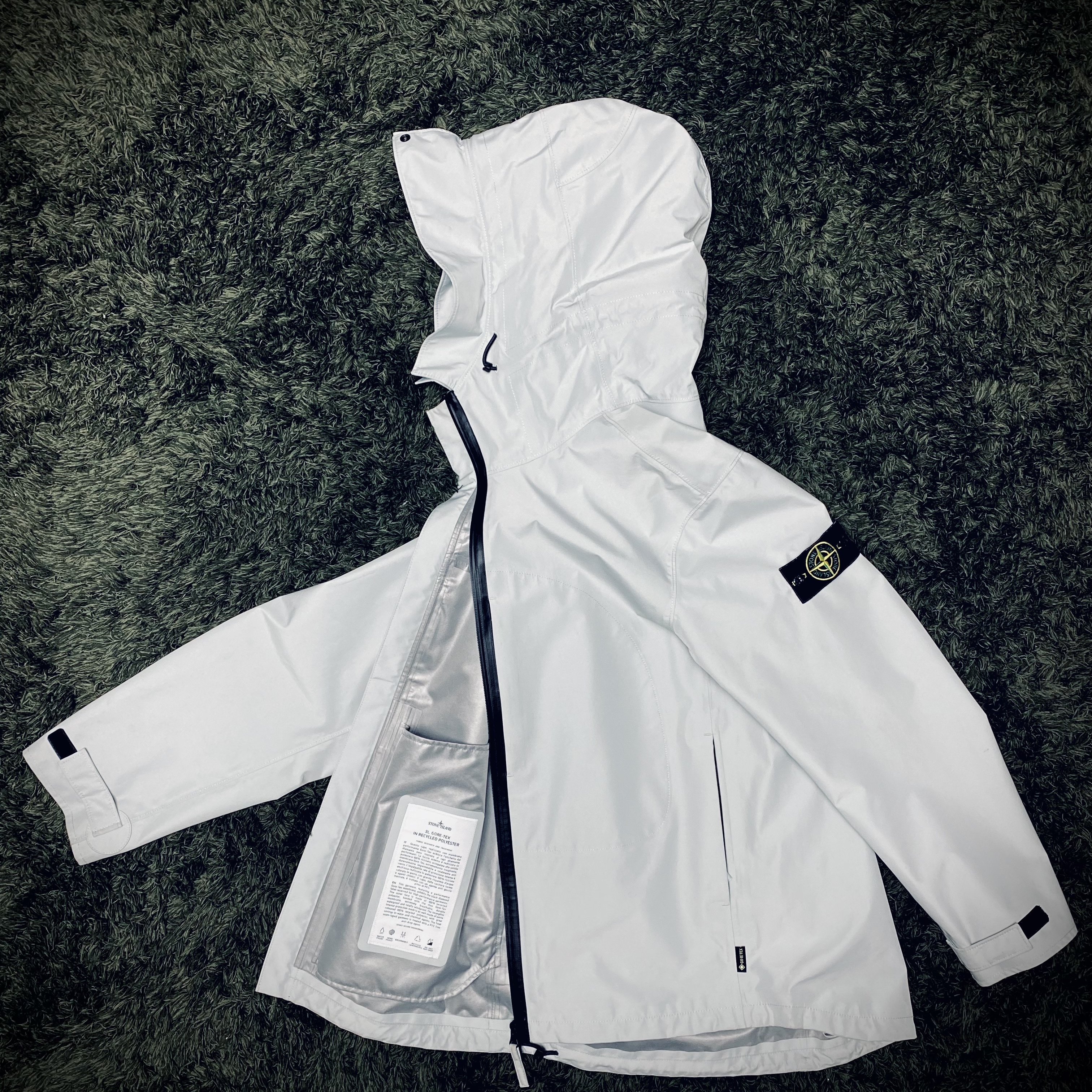 Stone Island 41826 3L Gore-Tex Hooded Jacket Light Grey - 22FW 착용 스타일 - 1