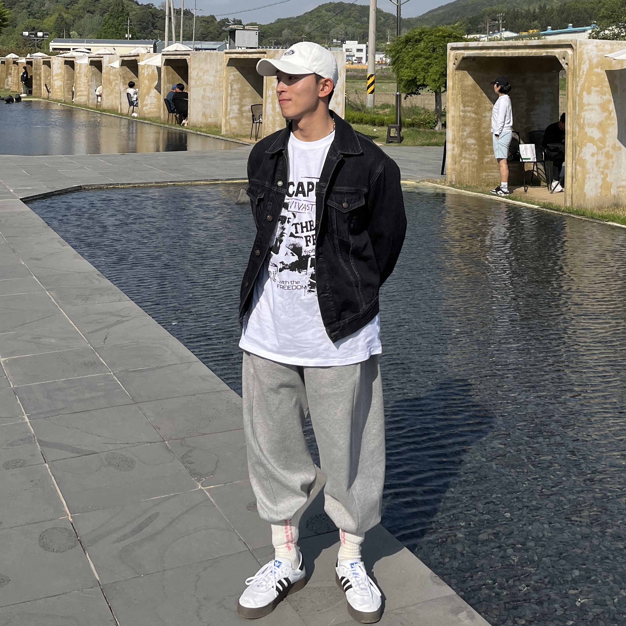 (W) Adidas Sambarose White Black Gum 착용 스타일 - 2