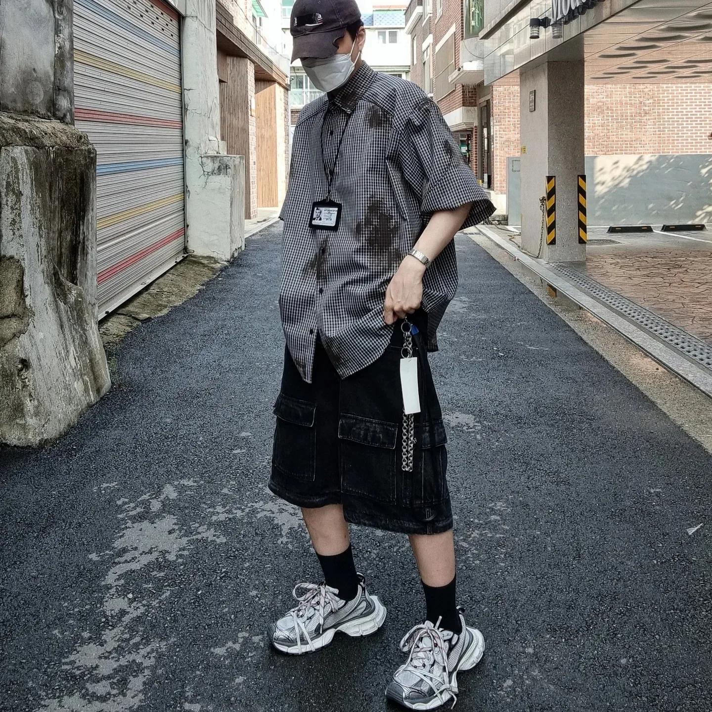 Balenciaga 3XL Sneakers Grey White Red, Balenciaga Gaffer Cap Black 착용 스타일 - 2