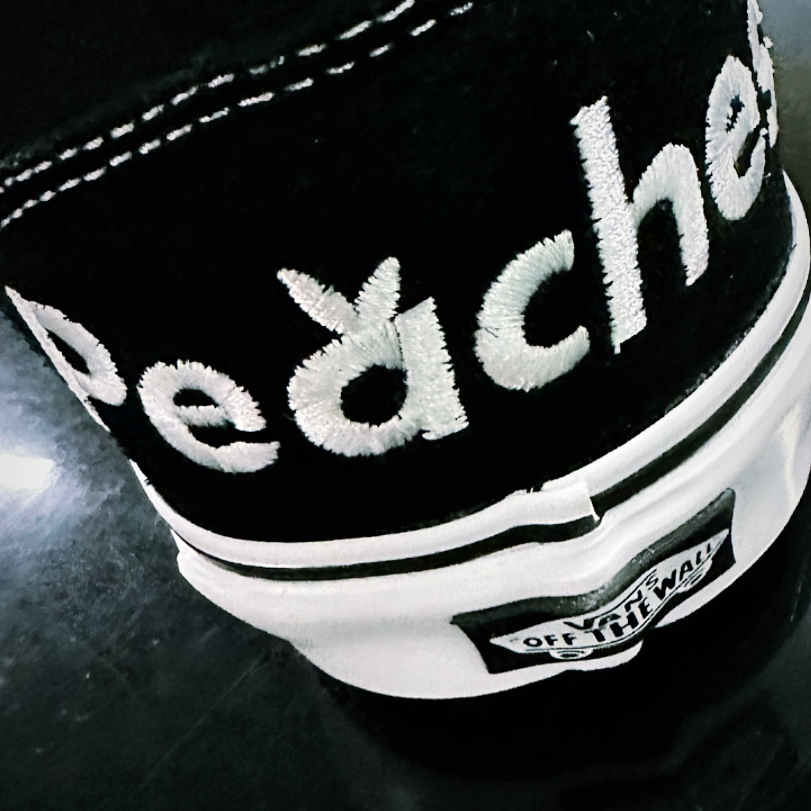Vans x Peaches. Knu-Skool Black Pink 착용 스타일 - 2