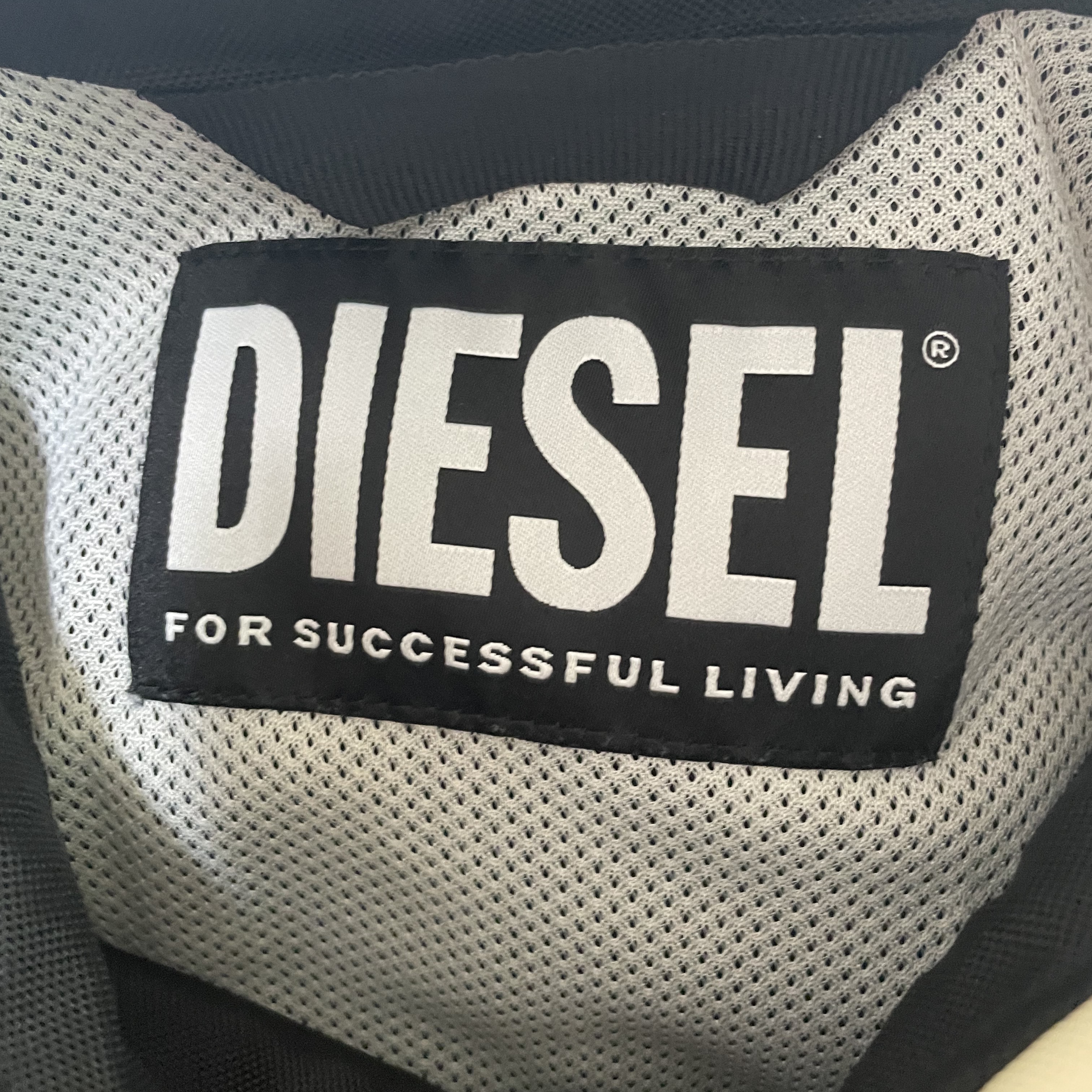 Diesel J-Blink Biker Jacket in Colour-Block Nylon Black White 착용 스타일 - 3