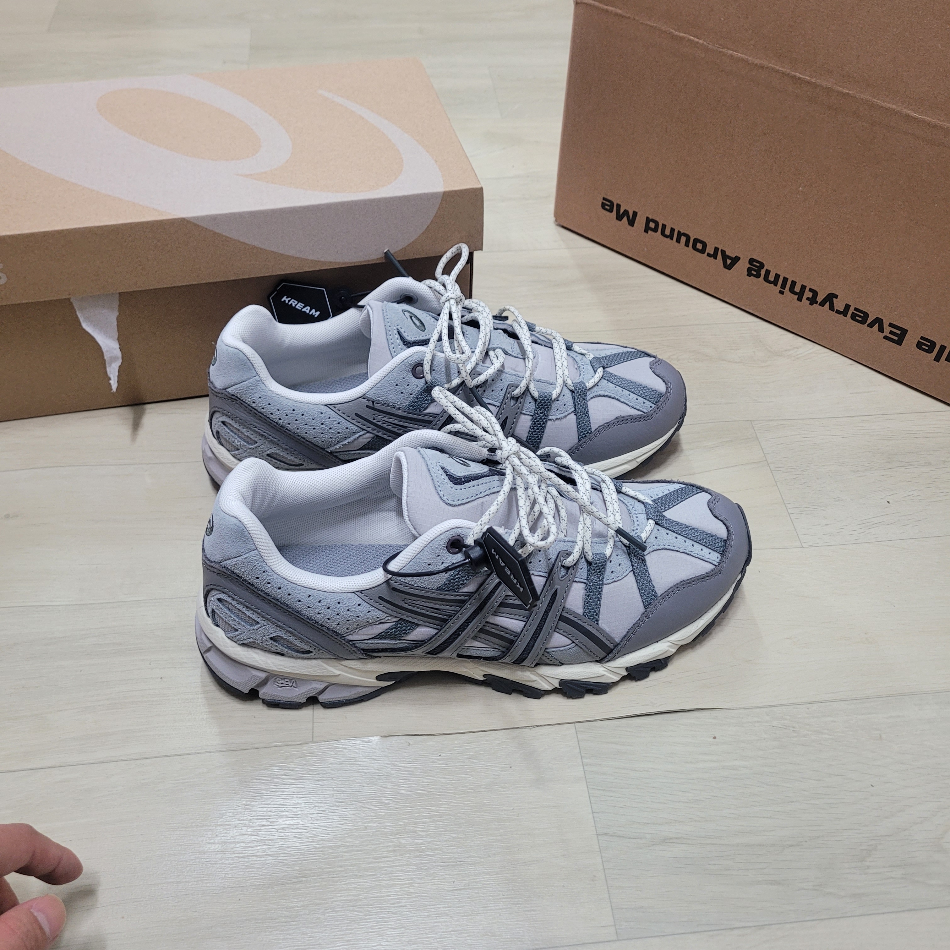 Asics Gel-Sonoma 15-50 Oyster Grey Clay Grey 착용 스타일