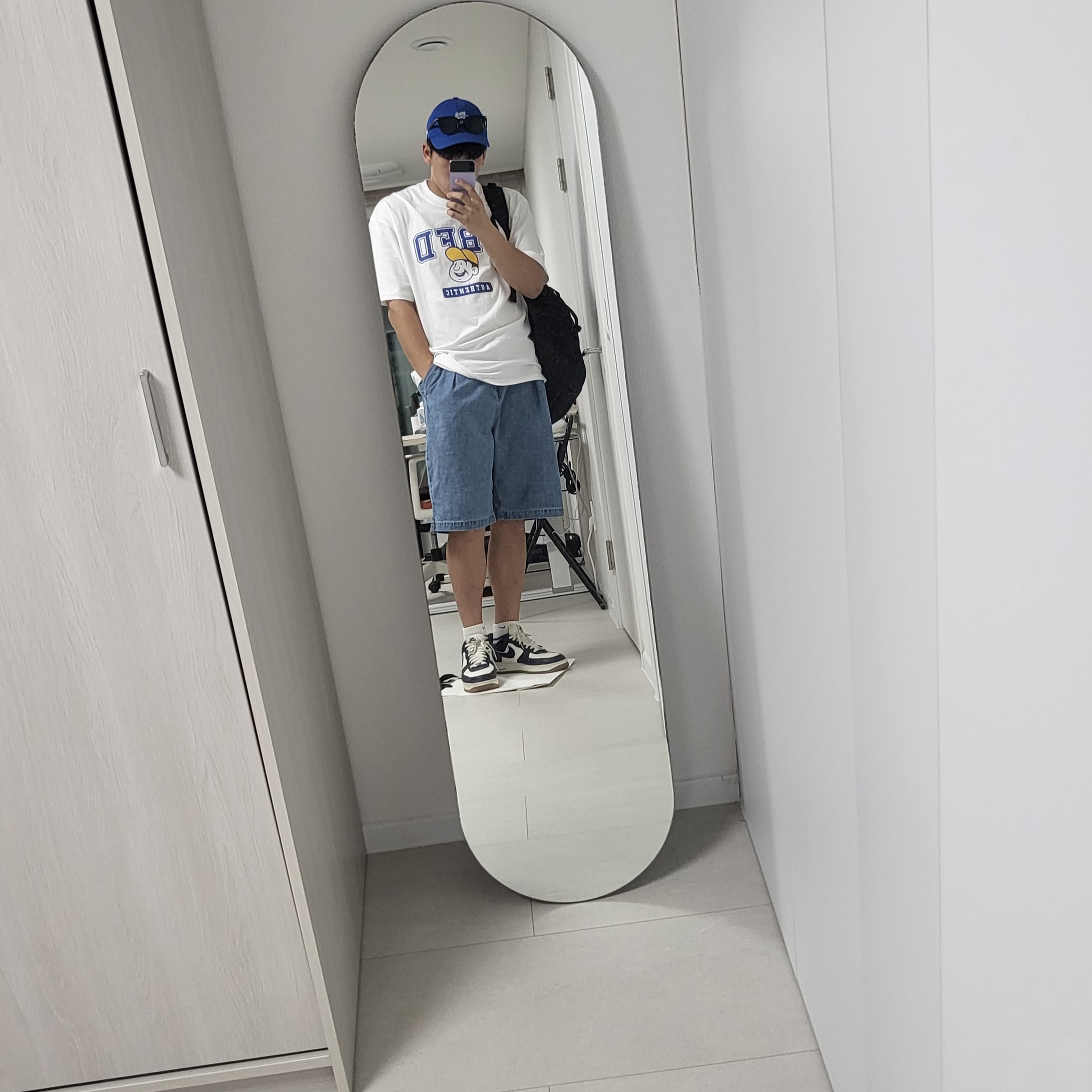 Nike Air Force 1 '07 LV8 Midnight Navy 착용 스타일
