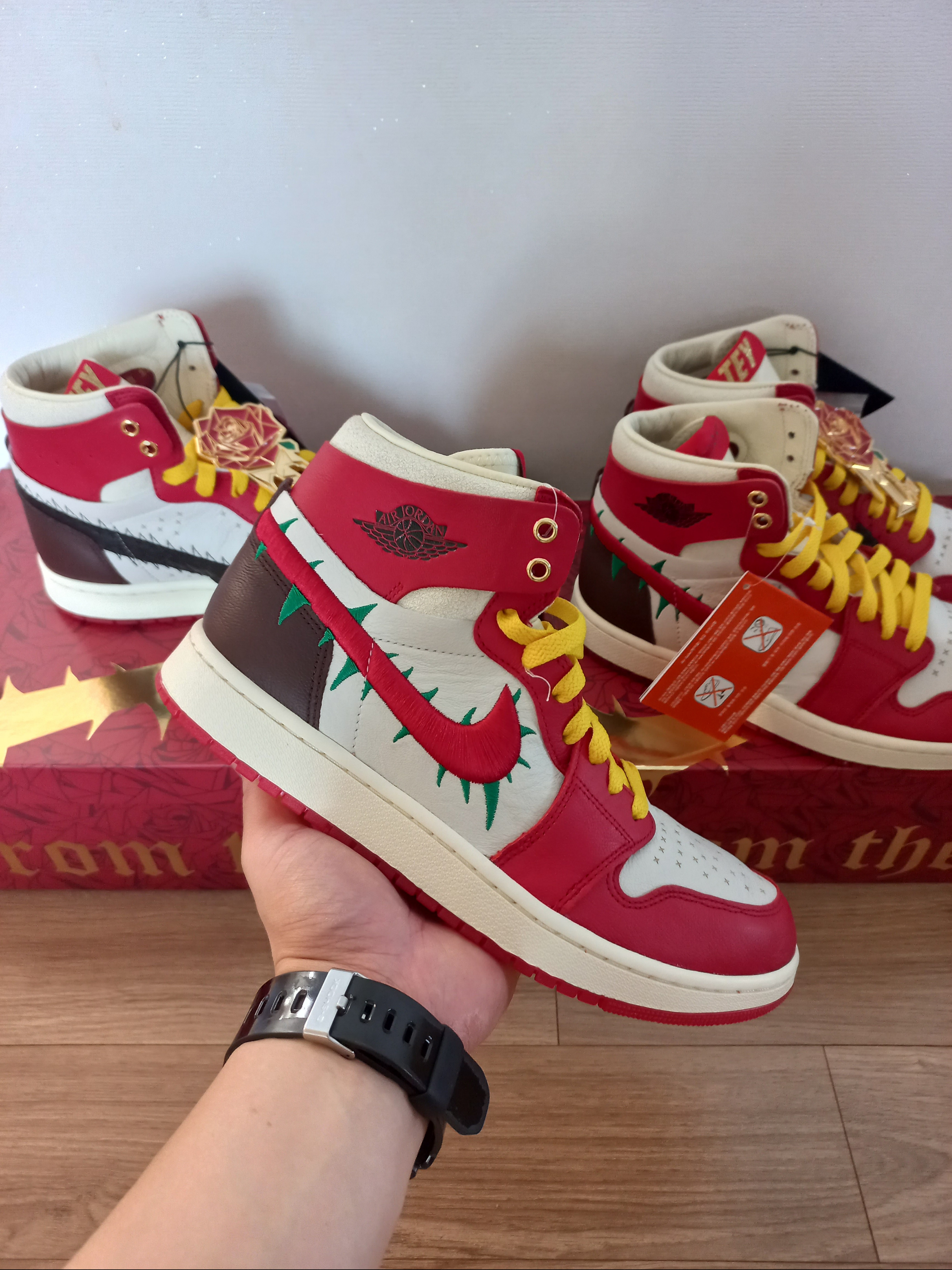 (W) Jordan 1 x Teyana Taylor Zoom CMFT 2 Gym Red 착용 스타일 - 3