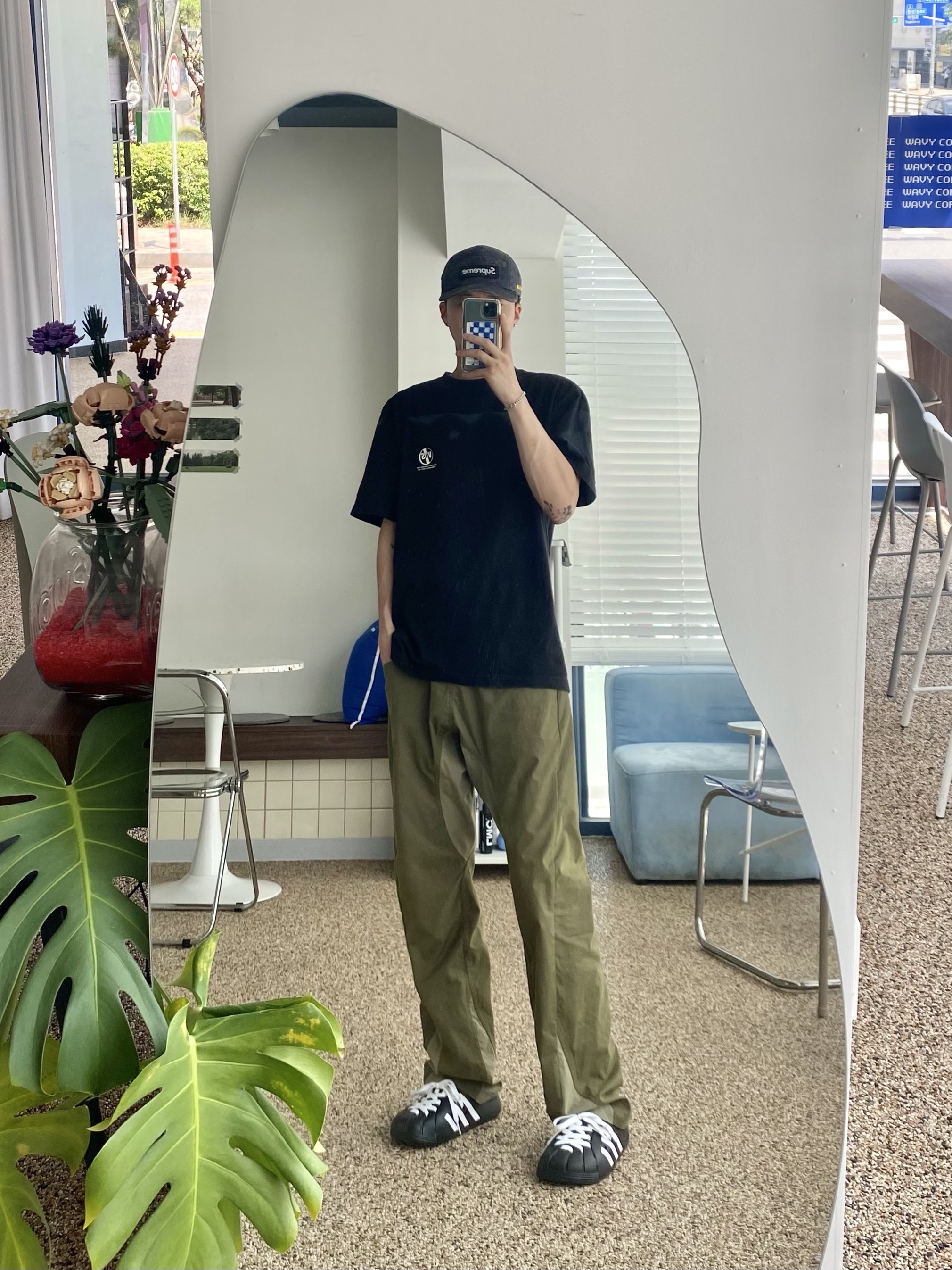 Adidas Adilette Clog Black White, Supreme Military Camp Cap Black Prym1 Camo - 22SS 착용 스타일 - 1