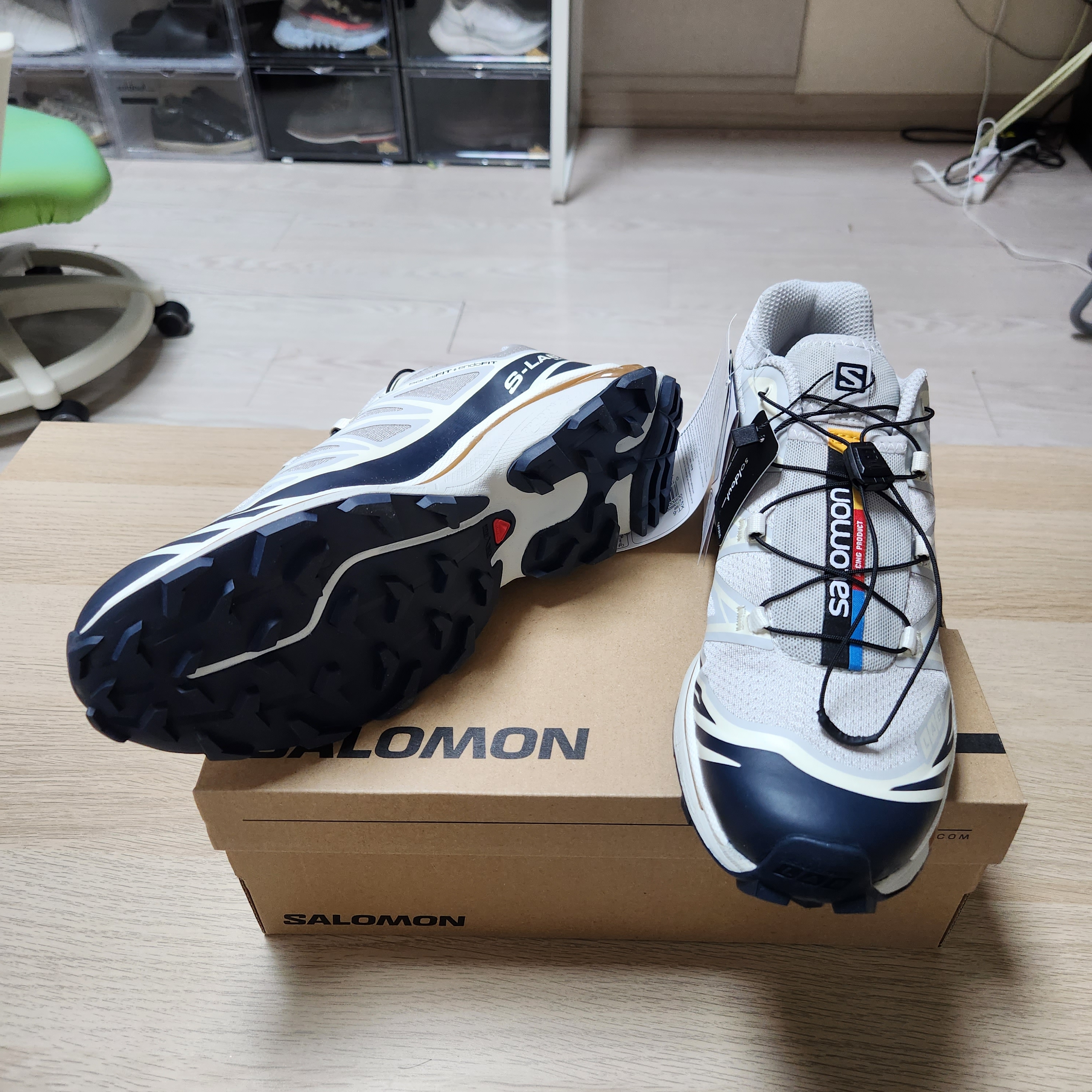 Salomon XT-6 Lunar Rock Dark Sapphire 착용 스타일 - 5