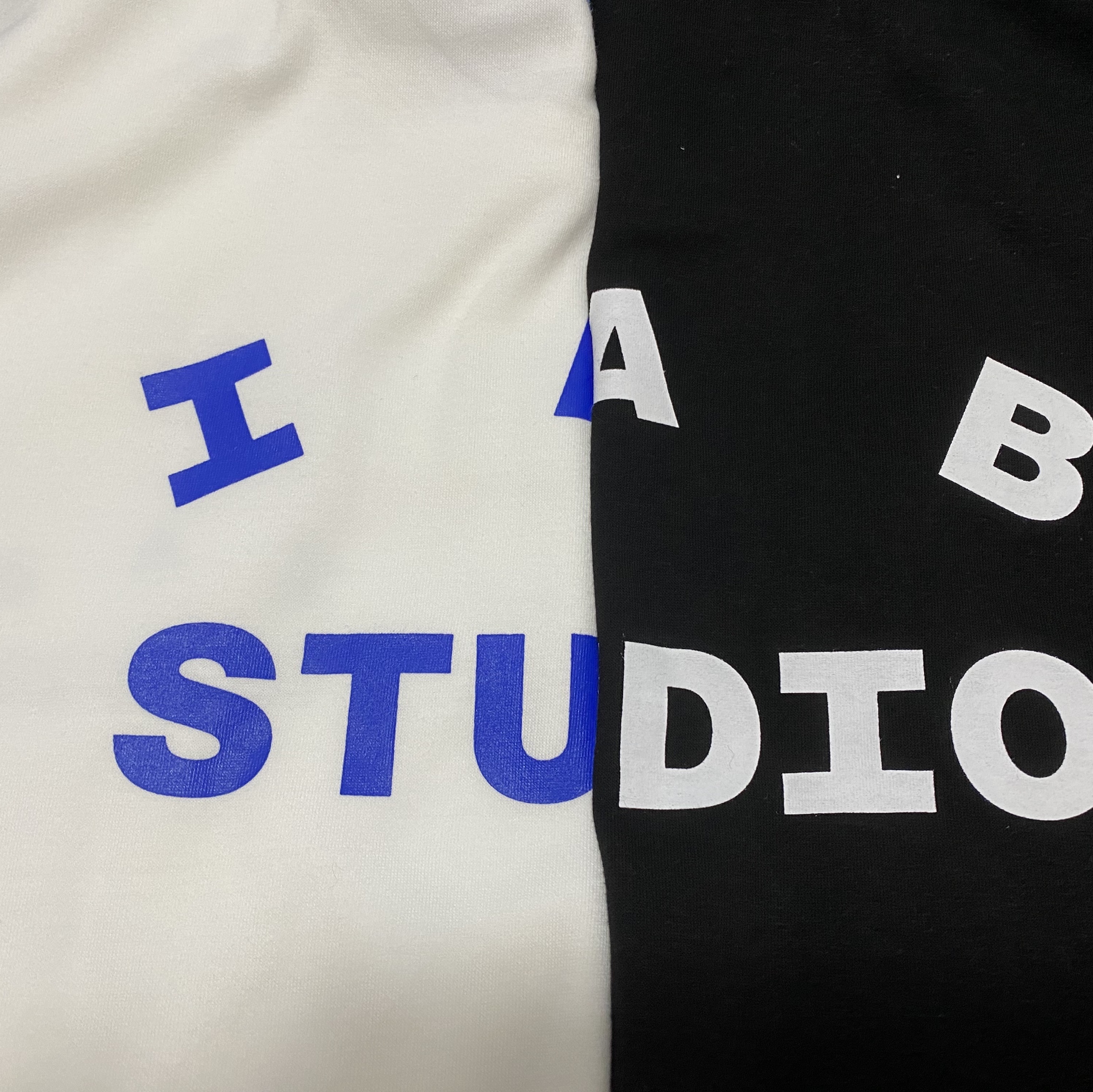 IAB Studio 10th Anniversary T-Shirts Pack White & Black (2 Pack), IAB Studio 10th Anniversary T-Shirt Black 착용 스타일 - 2