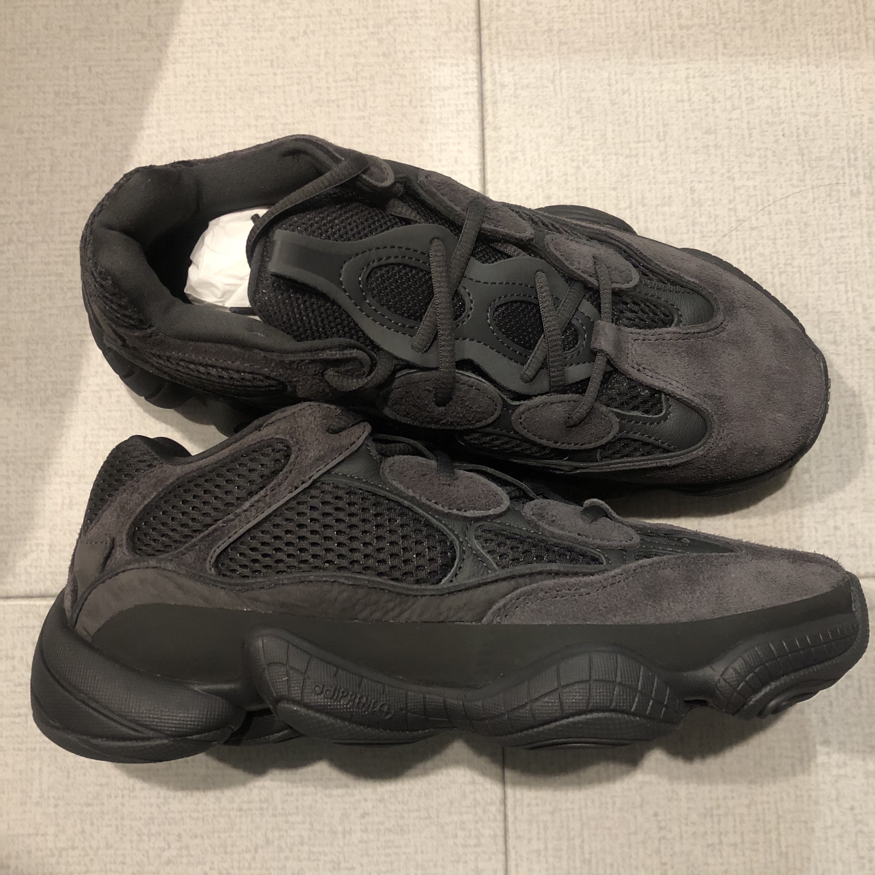 Adidas Yeezy 500 Utility Black 2022/2023 착용 스타일