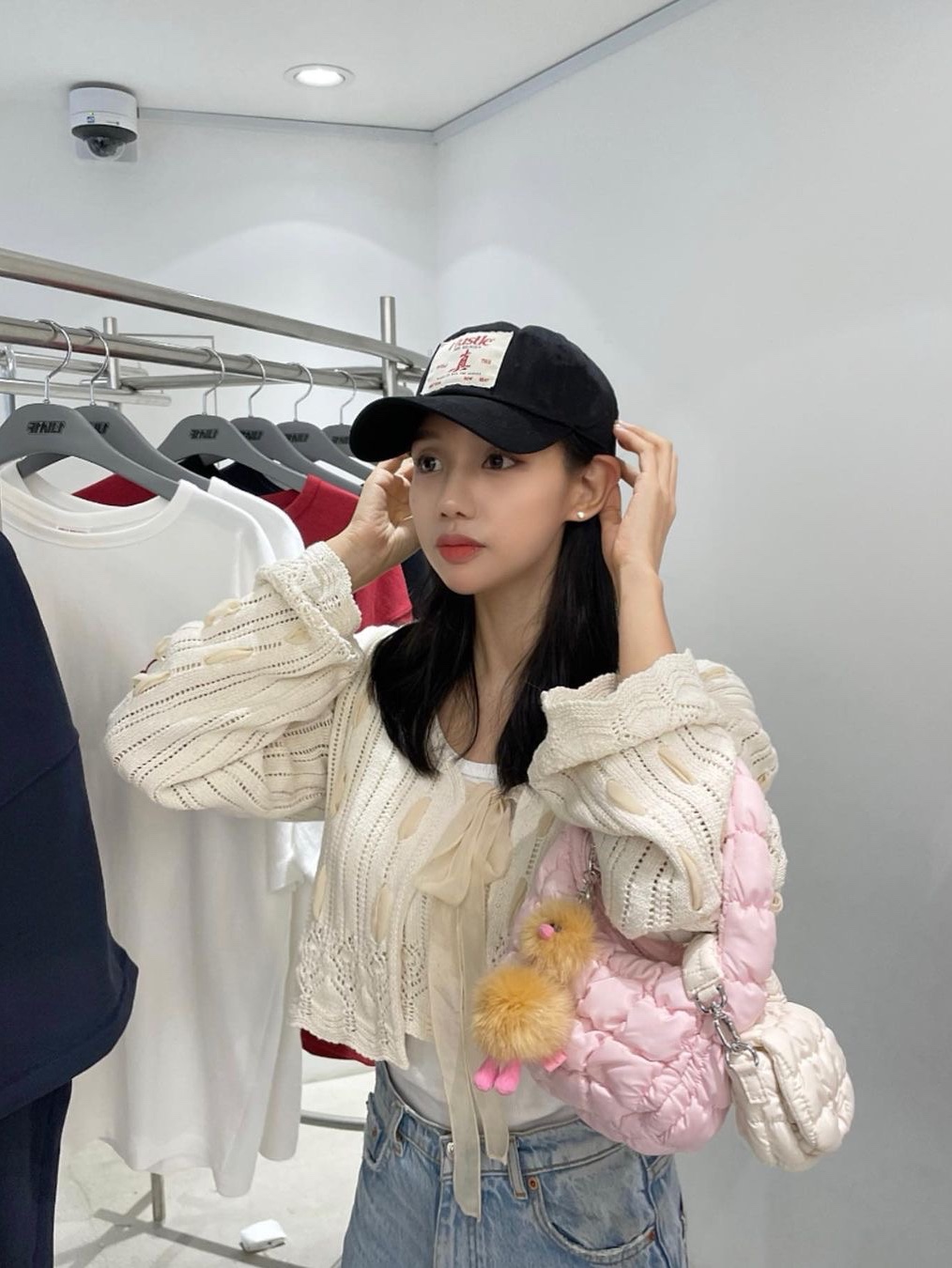 True Religion Hustle Cap Black 착용 스타일