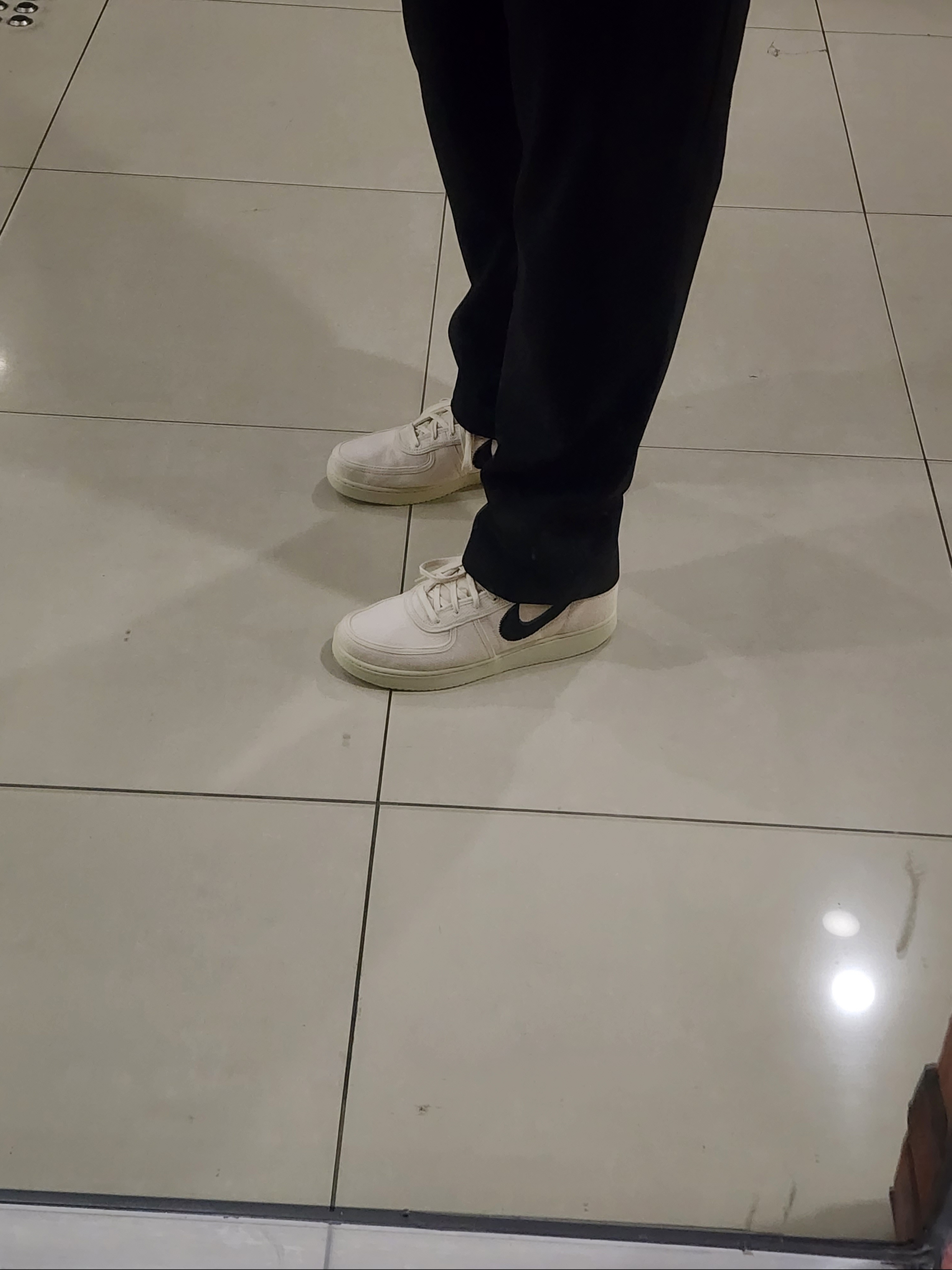 Nike x Stussy Vandal High Fossil, Stussy x Denim Tears Farmers Blvd. T-Shirt White 착용 스타일 - 4