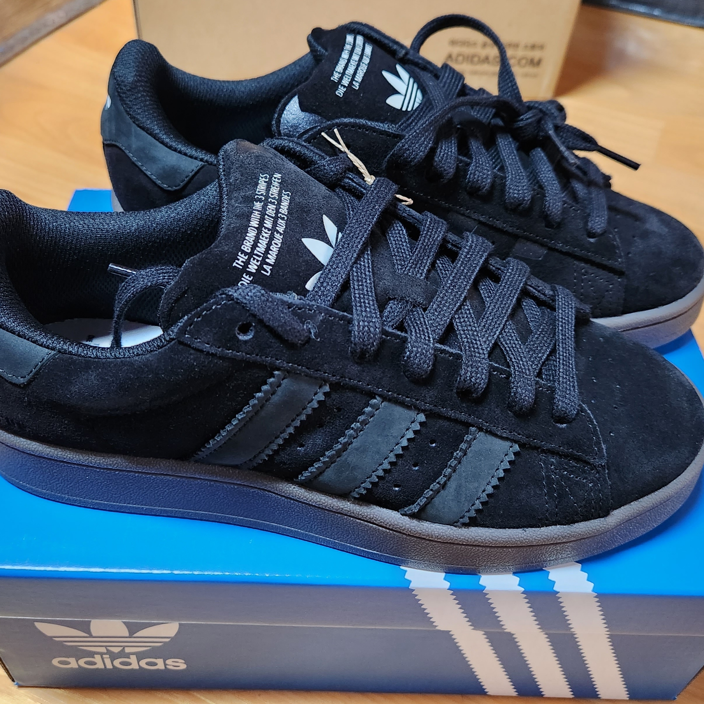 Adidas Campus 00s Core Black 착용 스타일 - 3