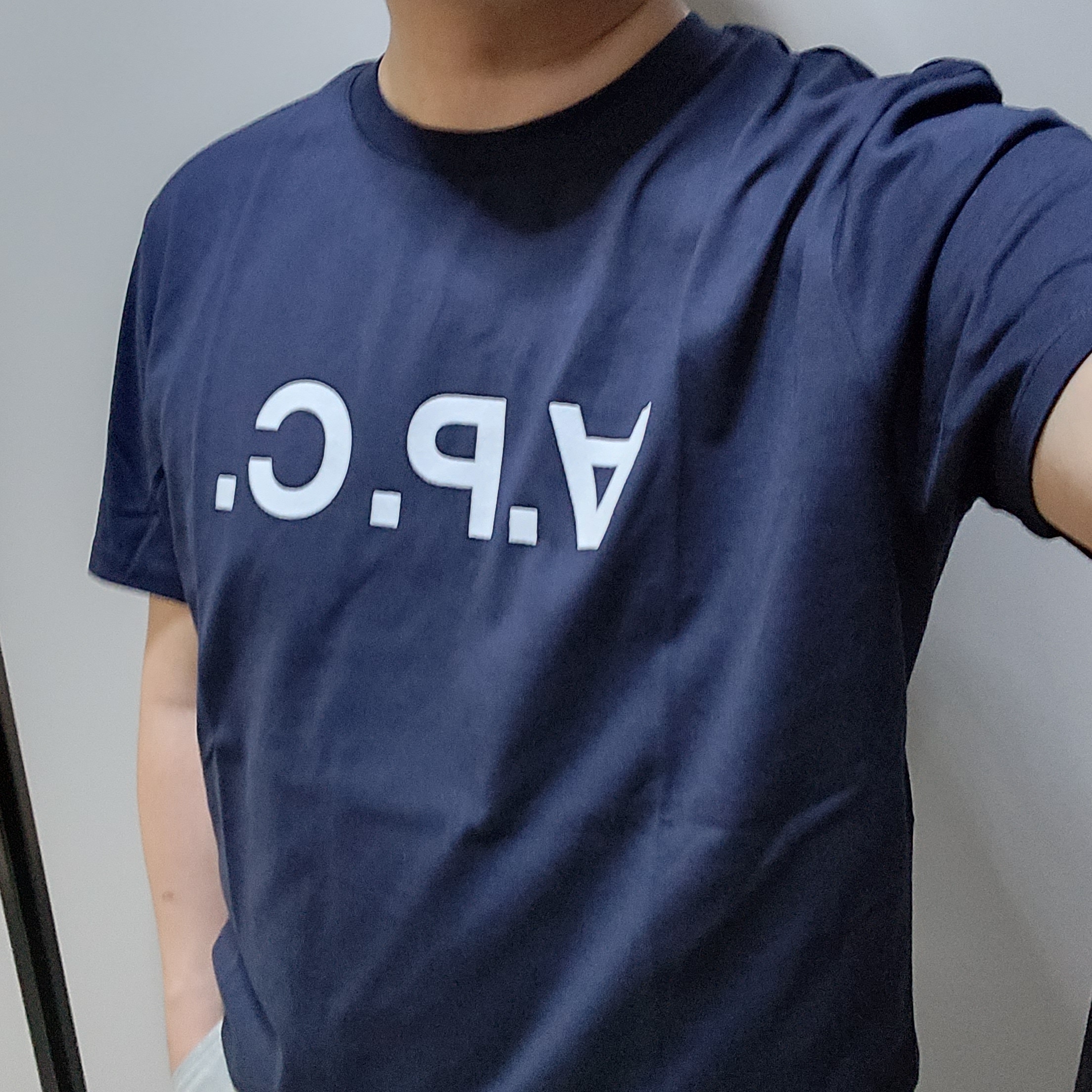 A.P.C. VPC T-Shirt Dark Navy 착용 스타일