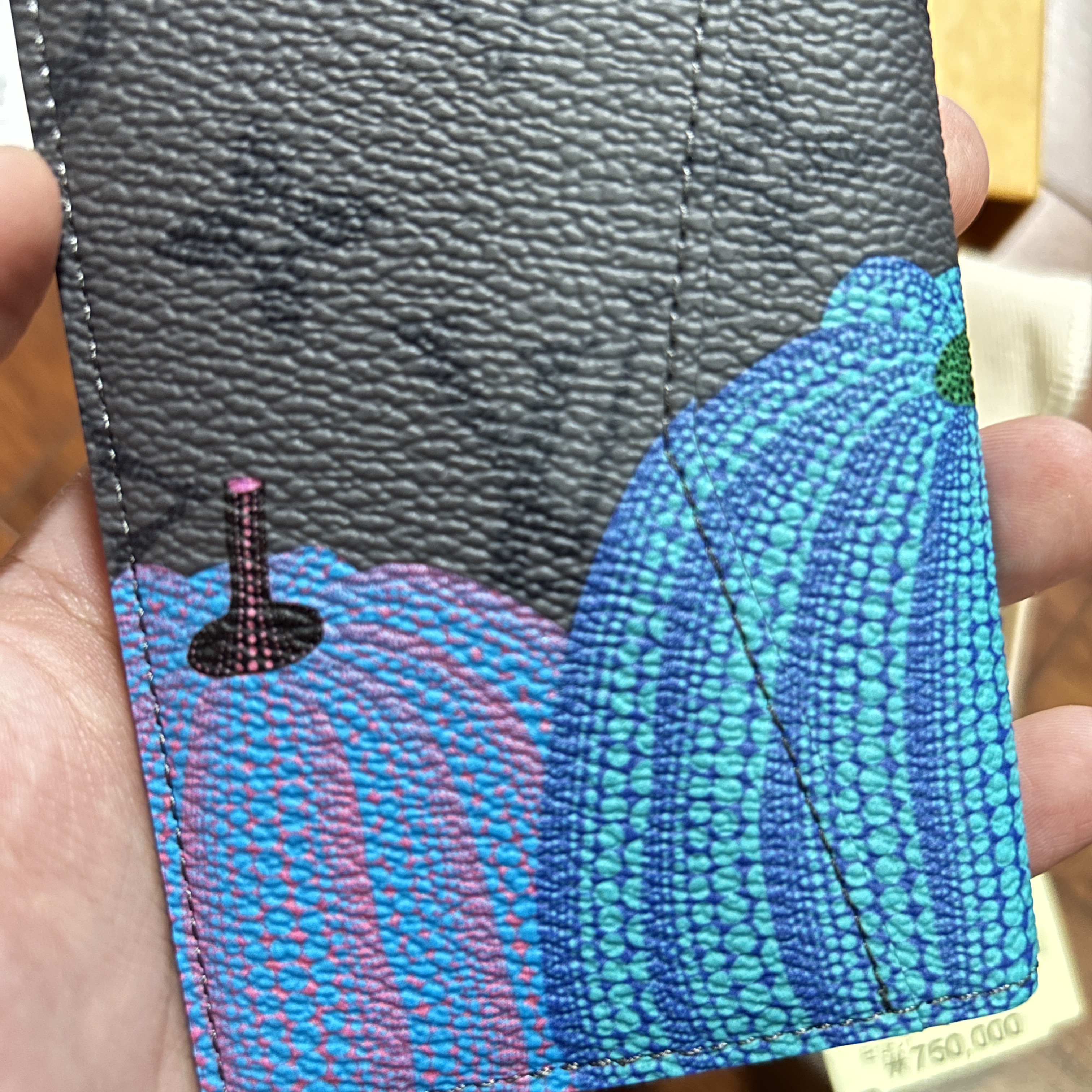 Louis Vuitton x YK Pocket Organizer Pumpkin Print Monogram Eclipse Reverse 착용 스타일 - 4