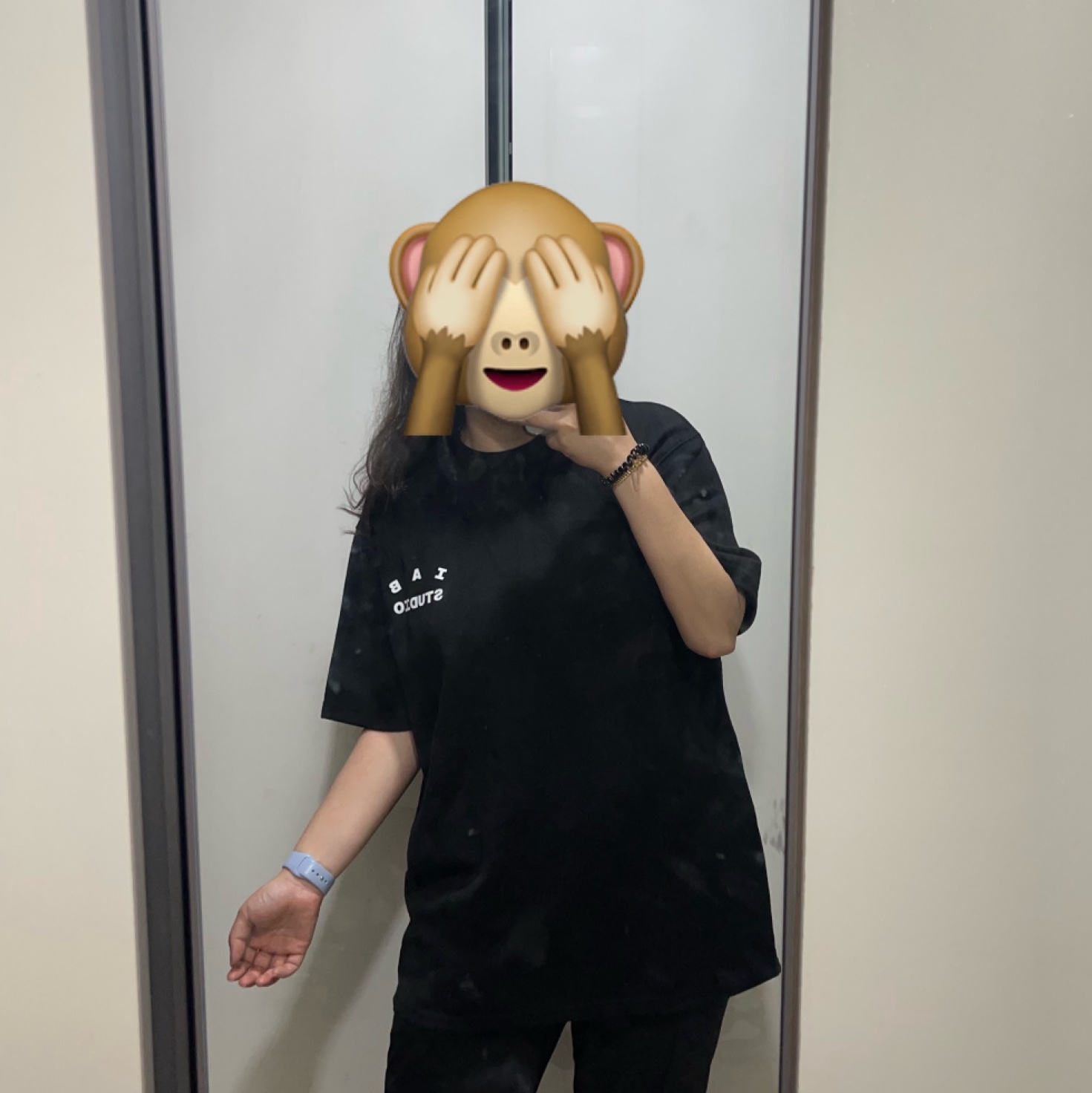 IAB Studio 10th Anniversary T-Shirts Pack White & Black (2 Pack), IAB Studio 10th Anniversary T-Shirt Black 착용 스타일