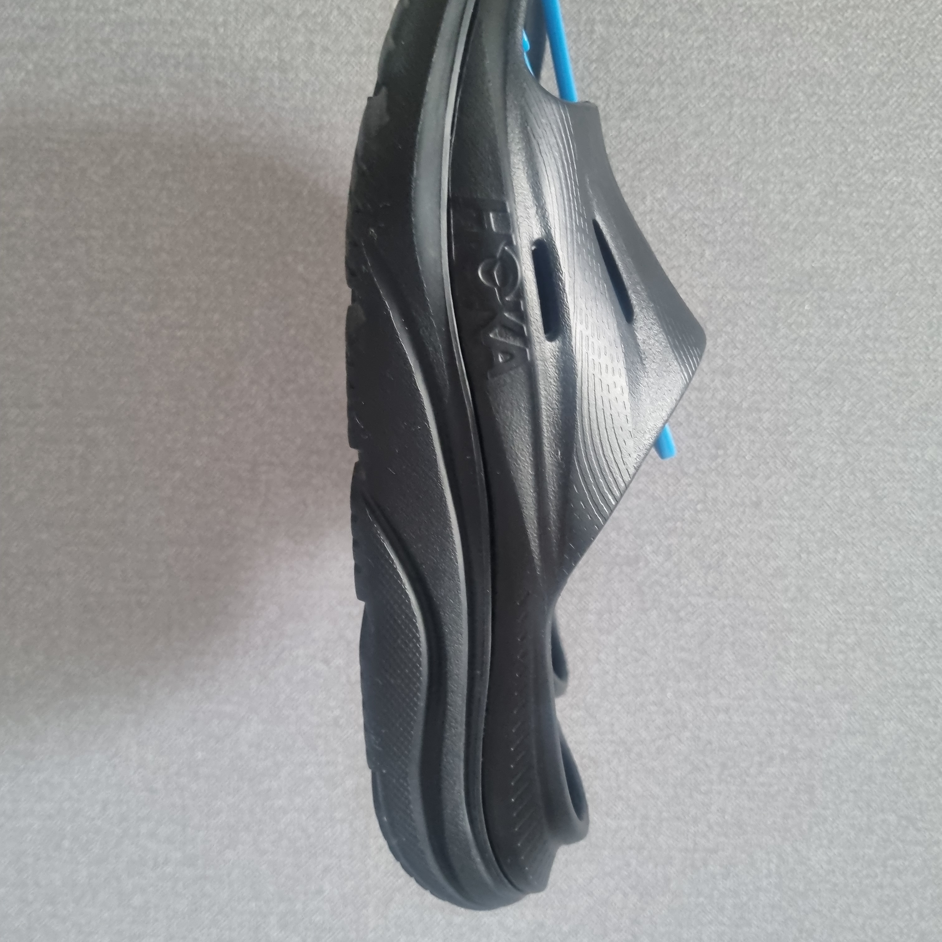 Hoka Ora Recovery Slide 3 Black 착용 스타일 - 1