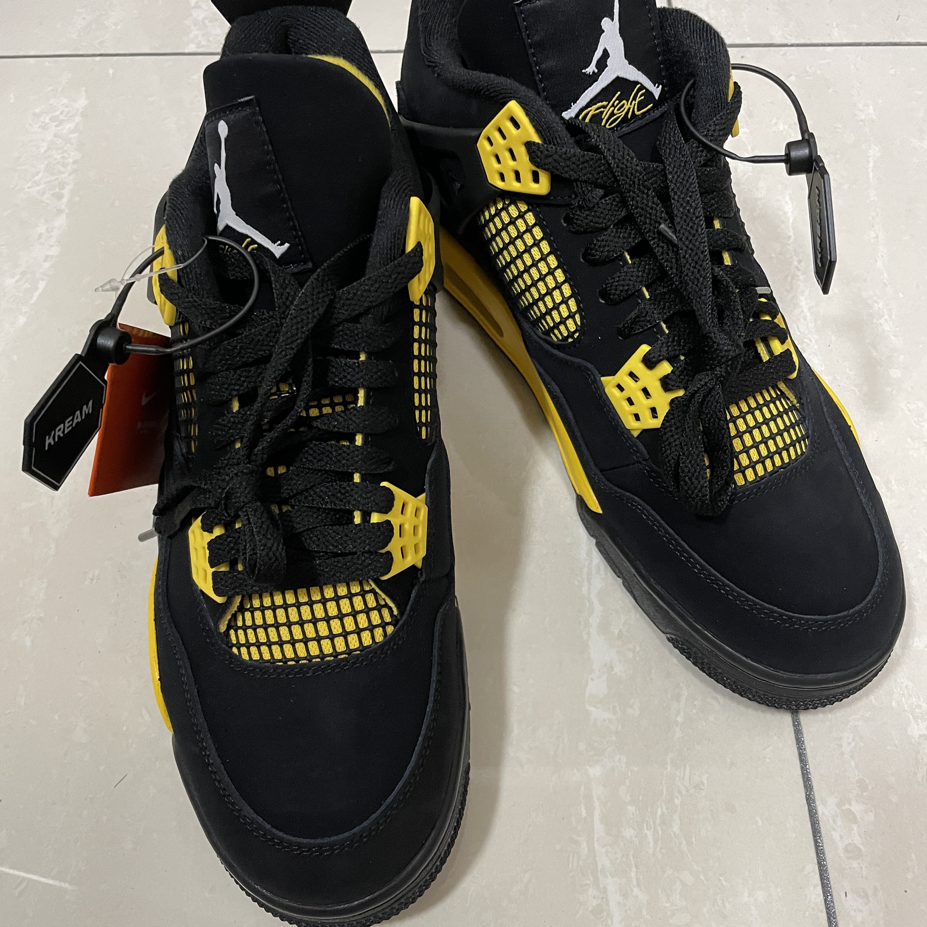 Jordan 4 Retro Thunder 2023 착용 스타일
