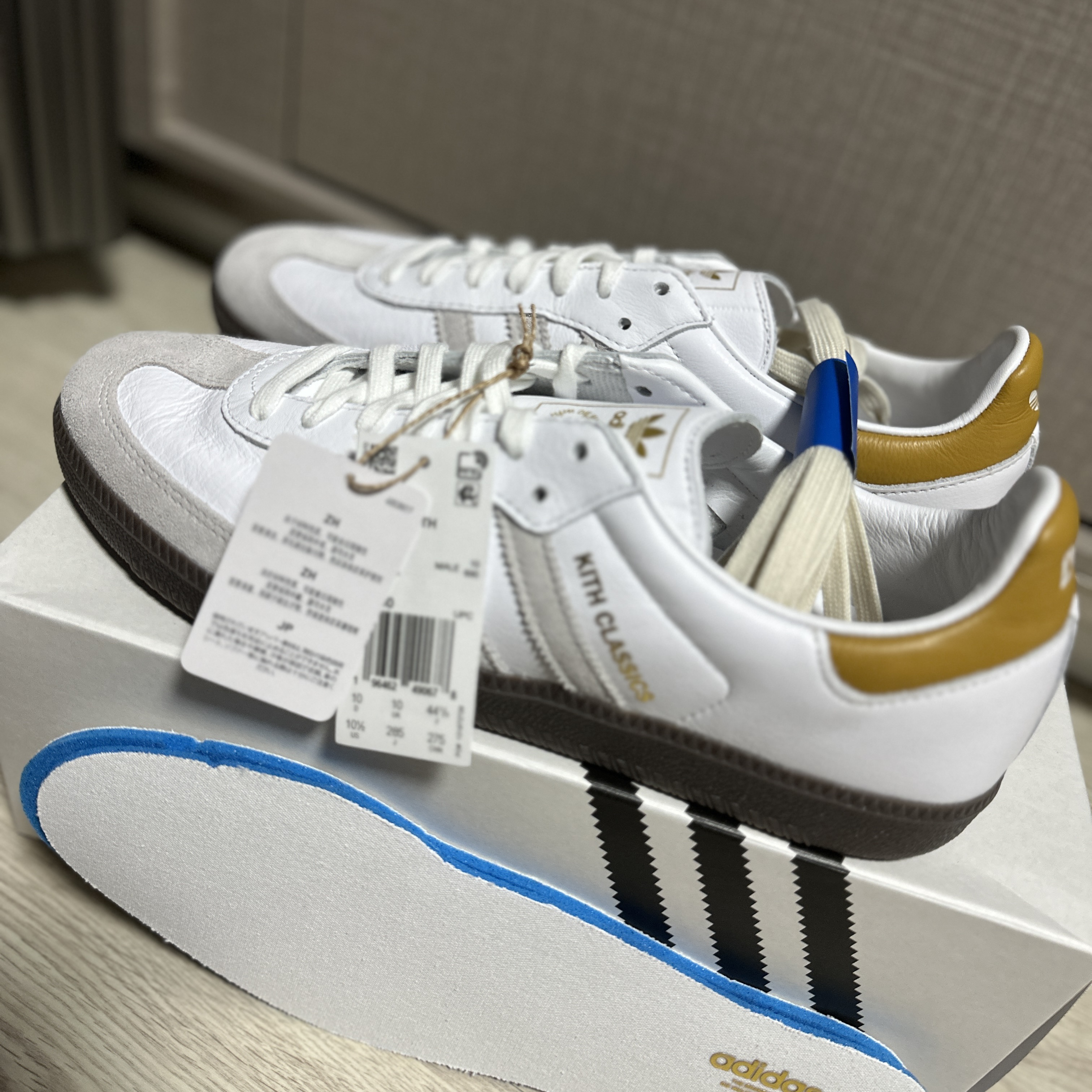 Adidas x Kith Samba Classics White Off White 착용 스타일 - 1
