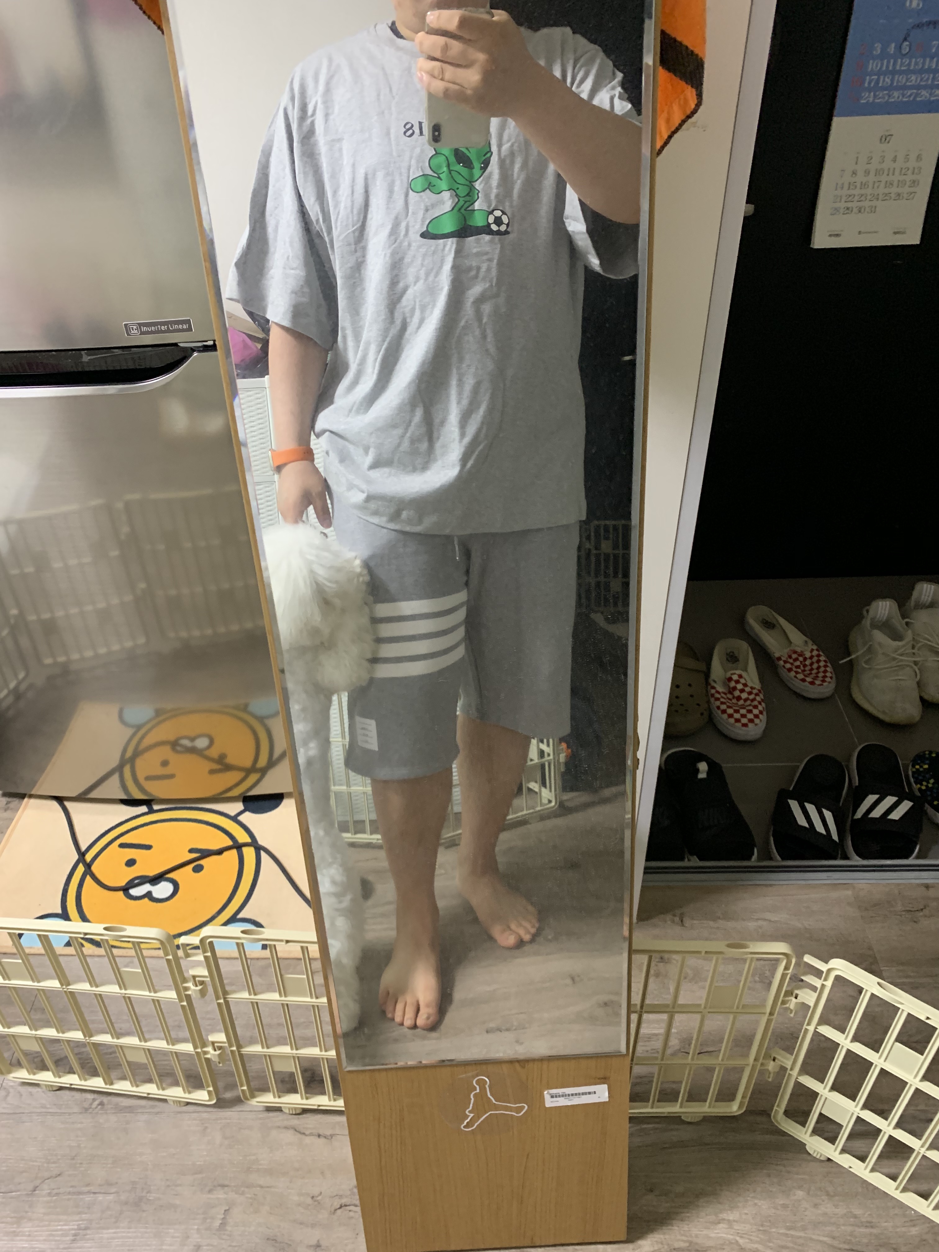 Thom Browne Seersucker Loopback 4-Bar Sweatshorts Light Grey 착용 스타일