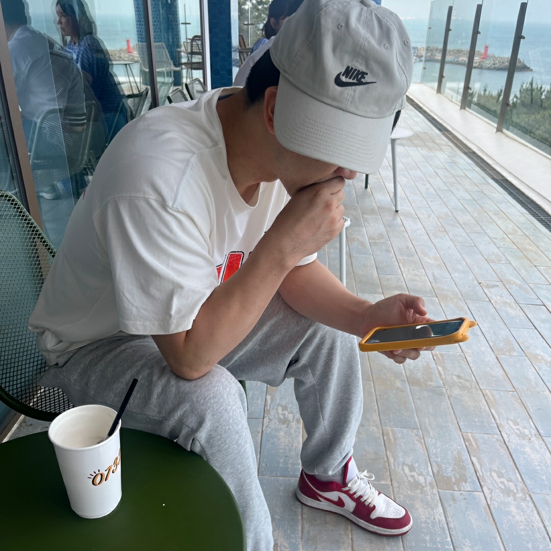 Nike Heritage 86 Futura Washed Cap Light Bone 착용 스타일
