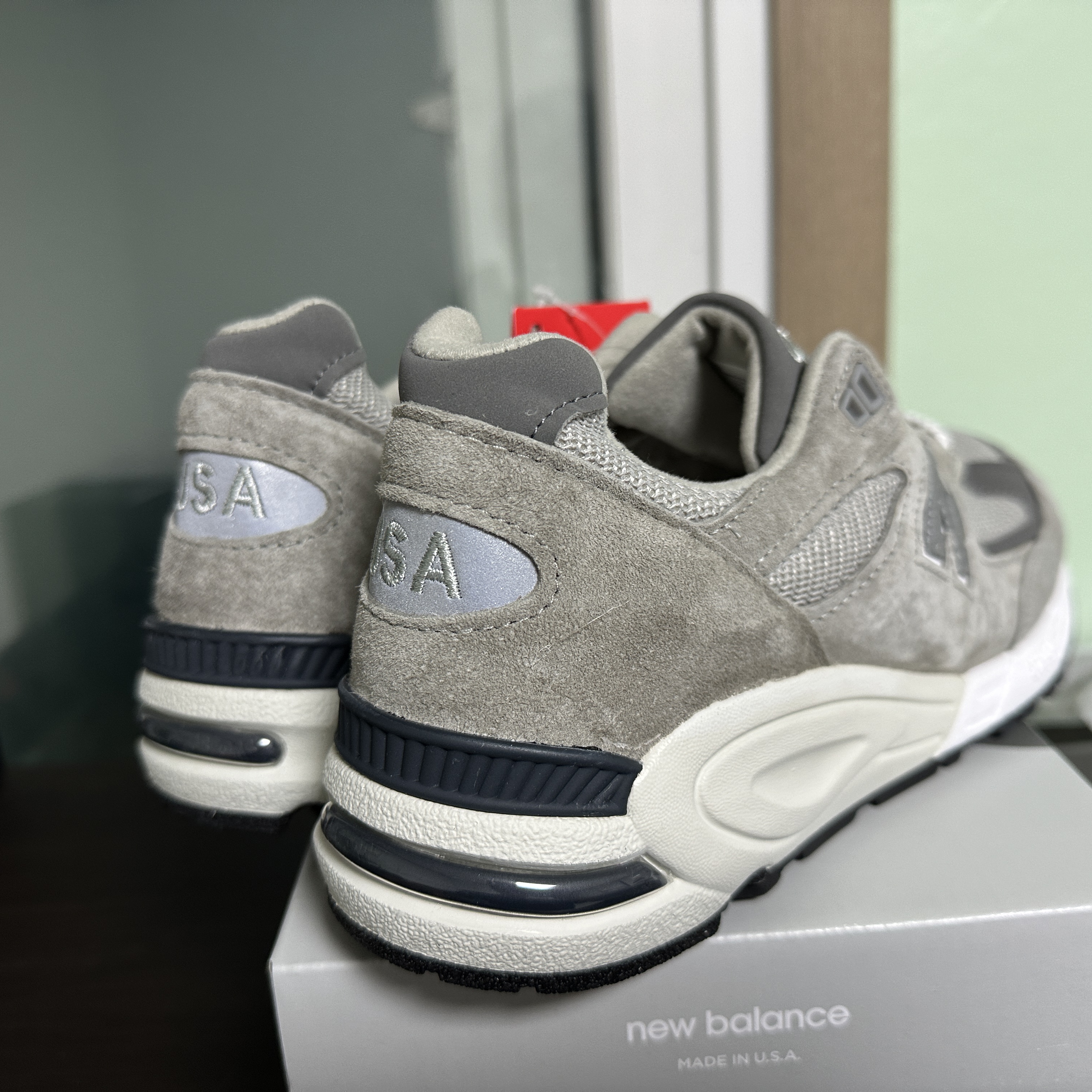 New Balance 990v2 Made in USA Grey, New Balance 990v2 Made in USA Navy 착용 스타일 - 3