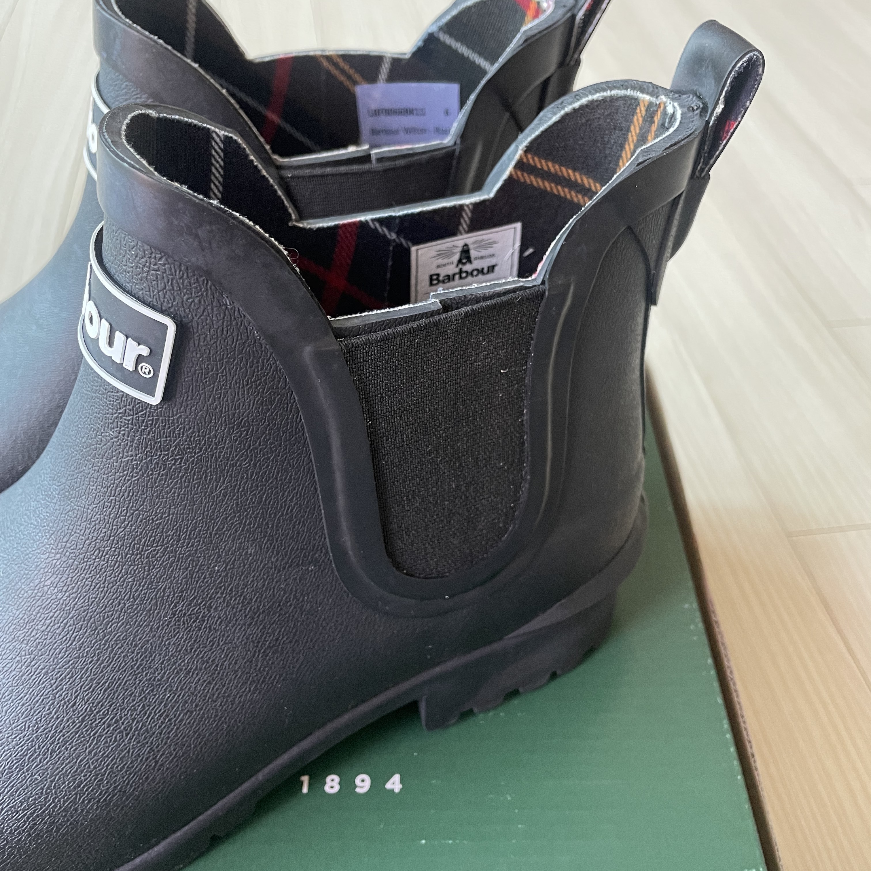 (W) Barbour Wilton Wellingtons Boots Black 착용 스타일