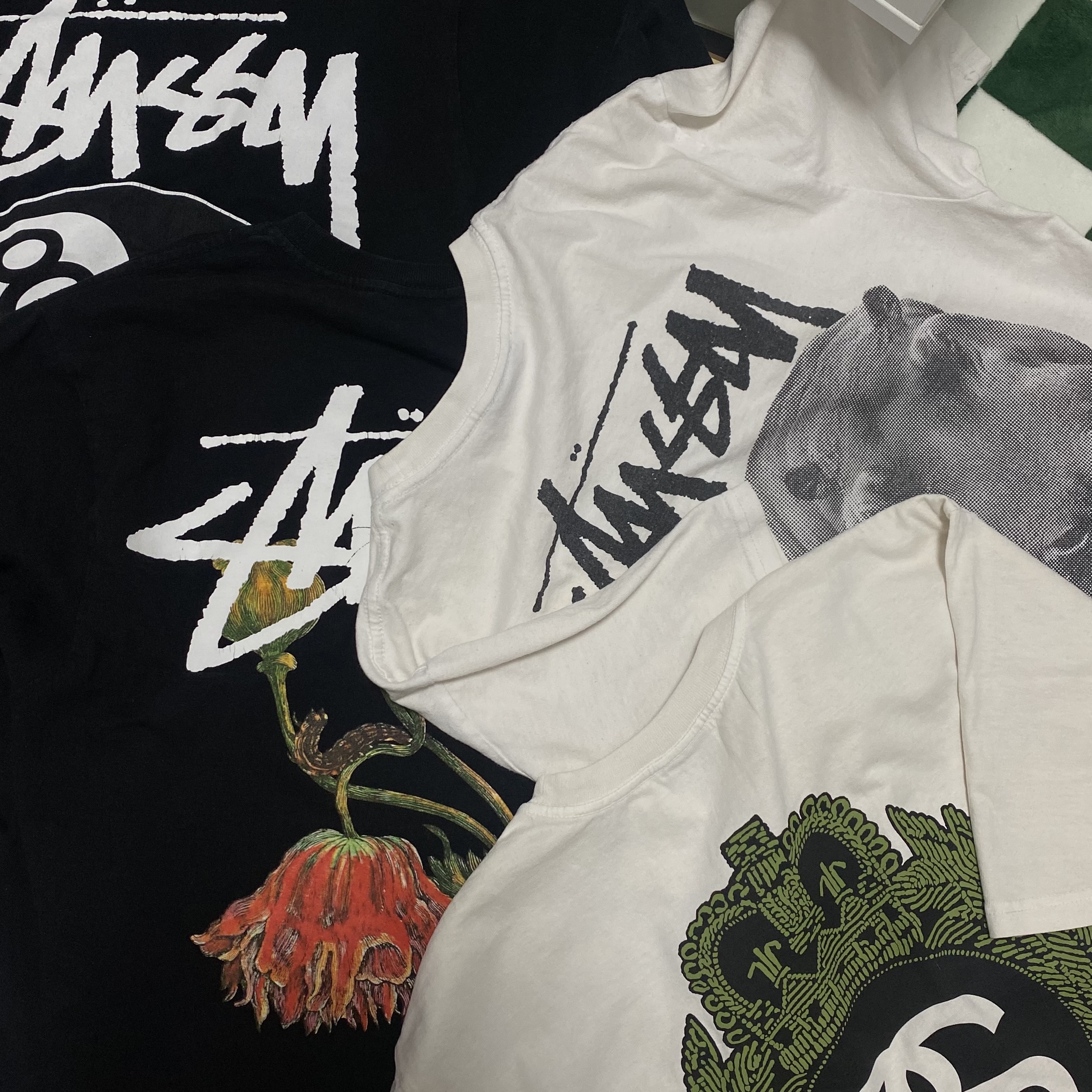 Stussy Crown Wreath Pigment Dyed T-Shirt Natural, Stussy Withered Flower T-Shirt Black 착용 스타일