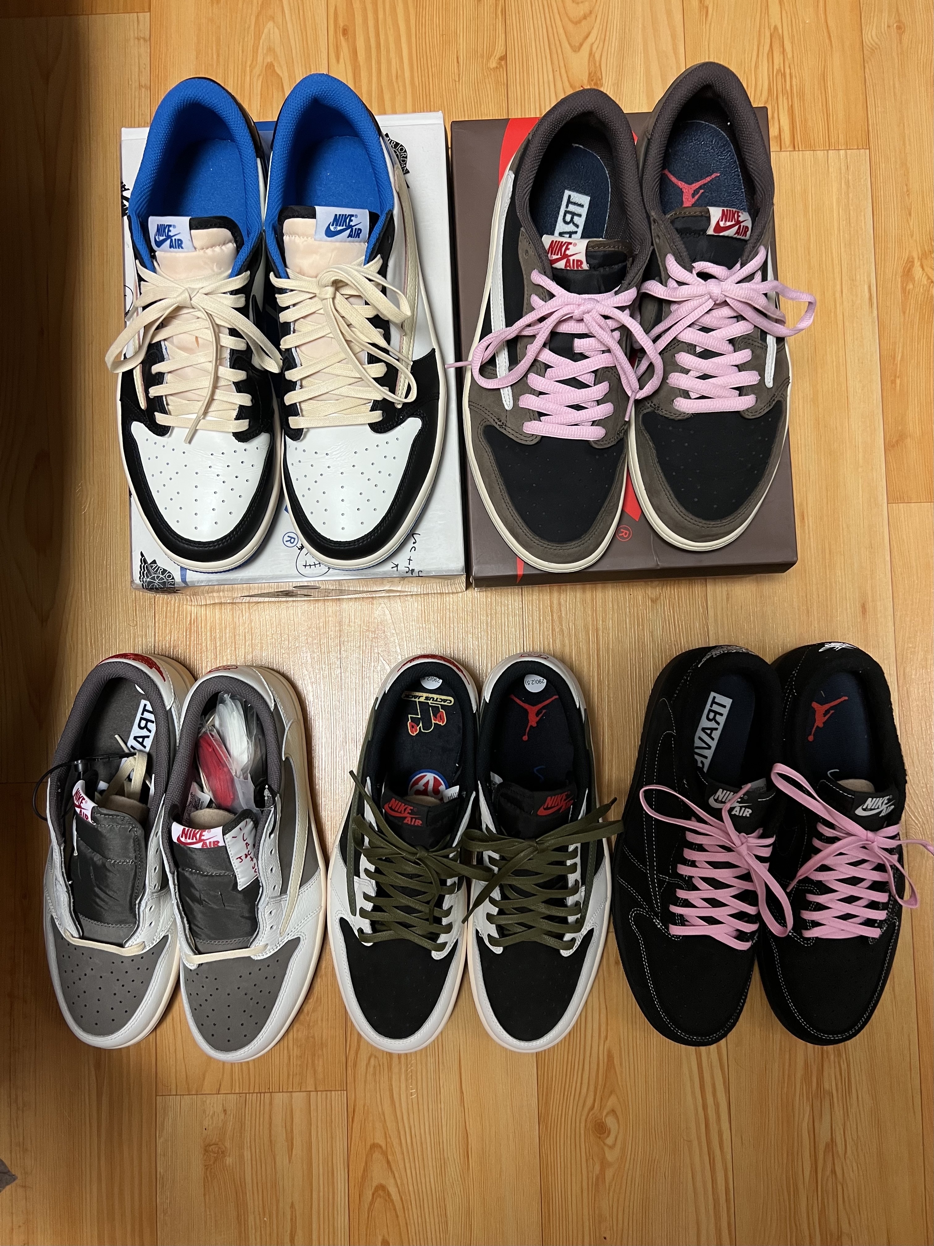 Jordan 1 x Travis Scott Retro Low OG SP Sail and Ridgerock, (W) Jordan 1 x Travis Scott Retro Low OG SP Medium Olive 착용 스타일 - 1
