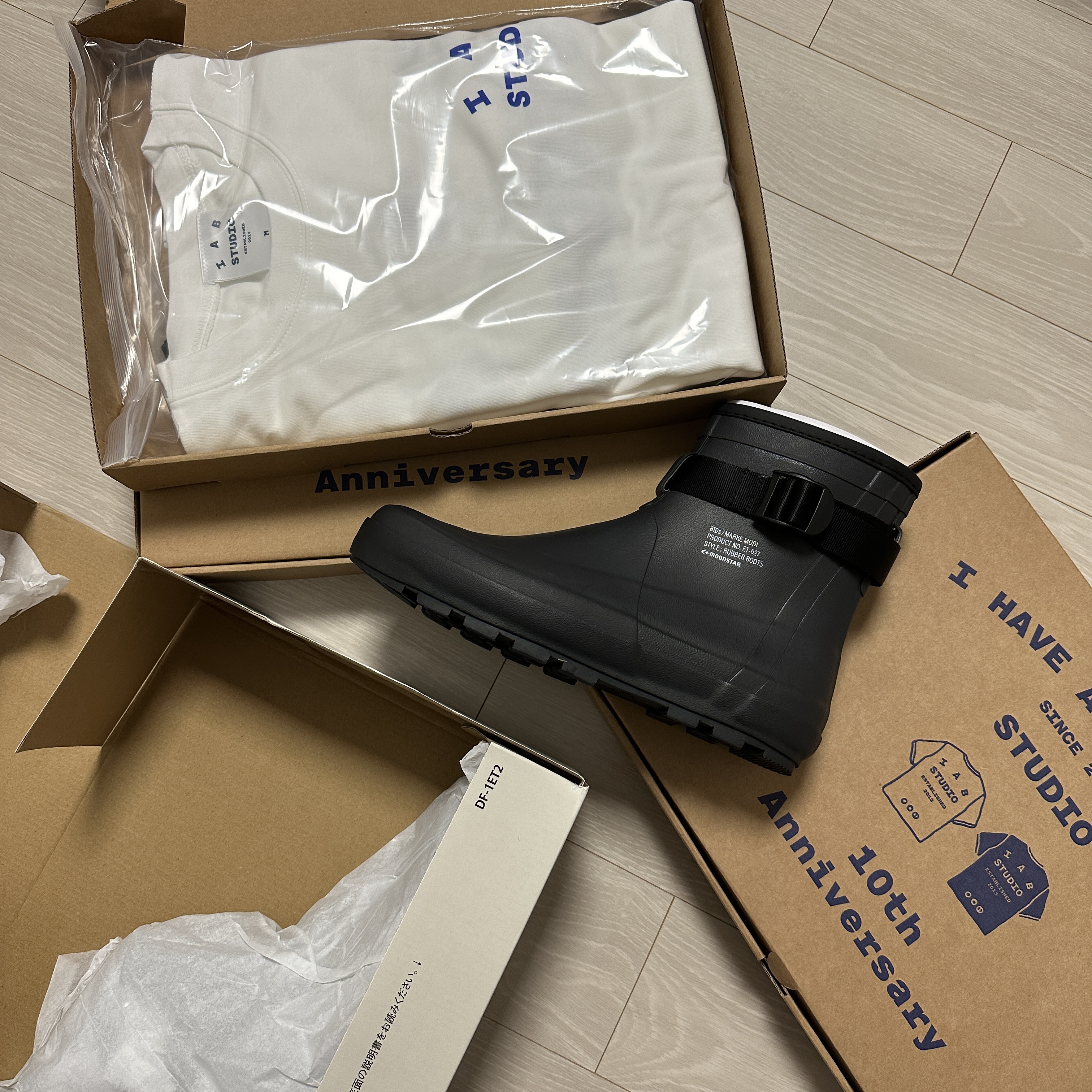 Moonstar 810s ET027 Marke Modi Charcoal, IAB Studio 10th Anniversary T-Shirts Pack White & Black (2 Pack) 착용 스타일
