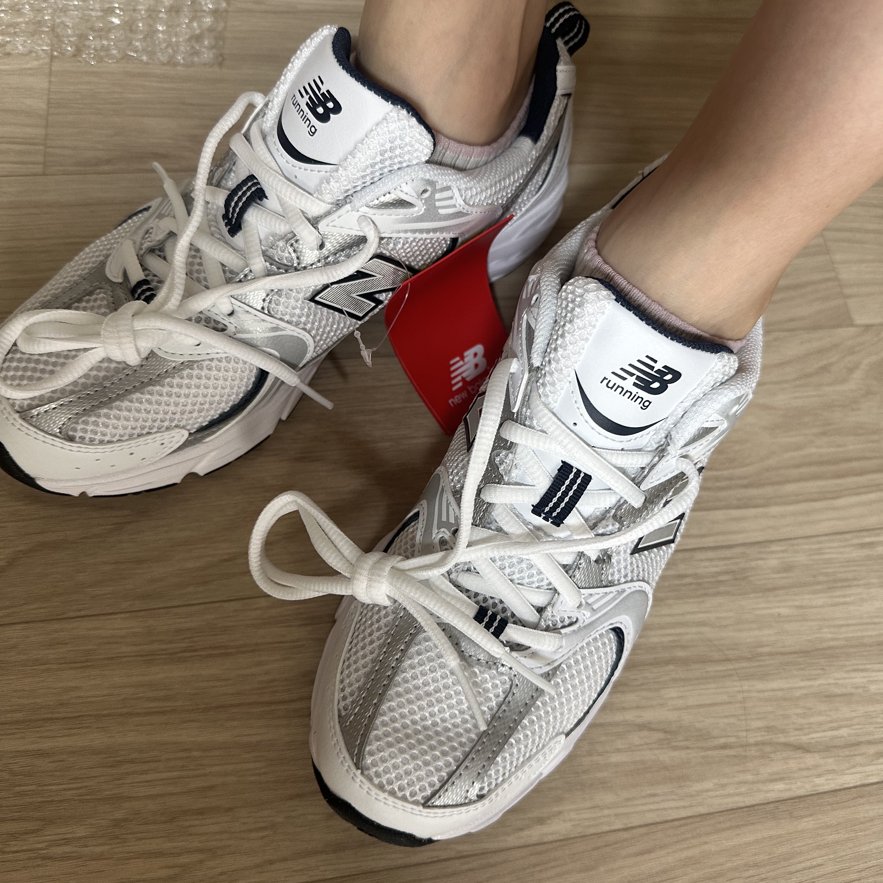 New Balance 530 White 착용 스타일