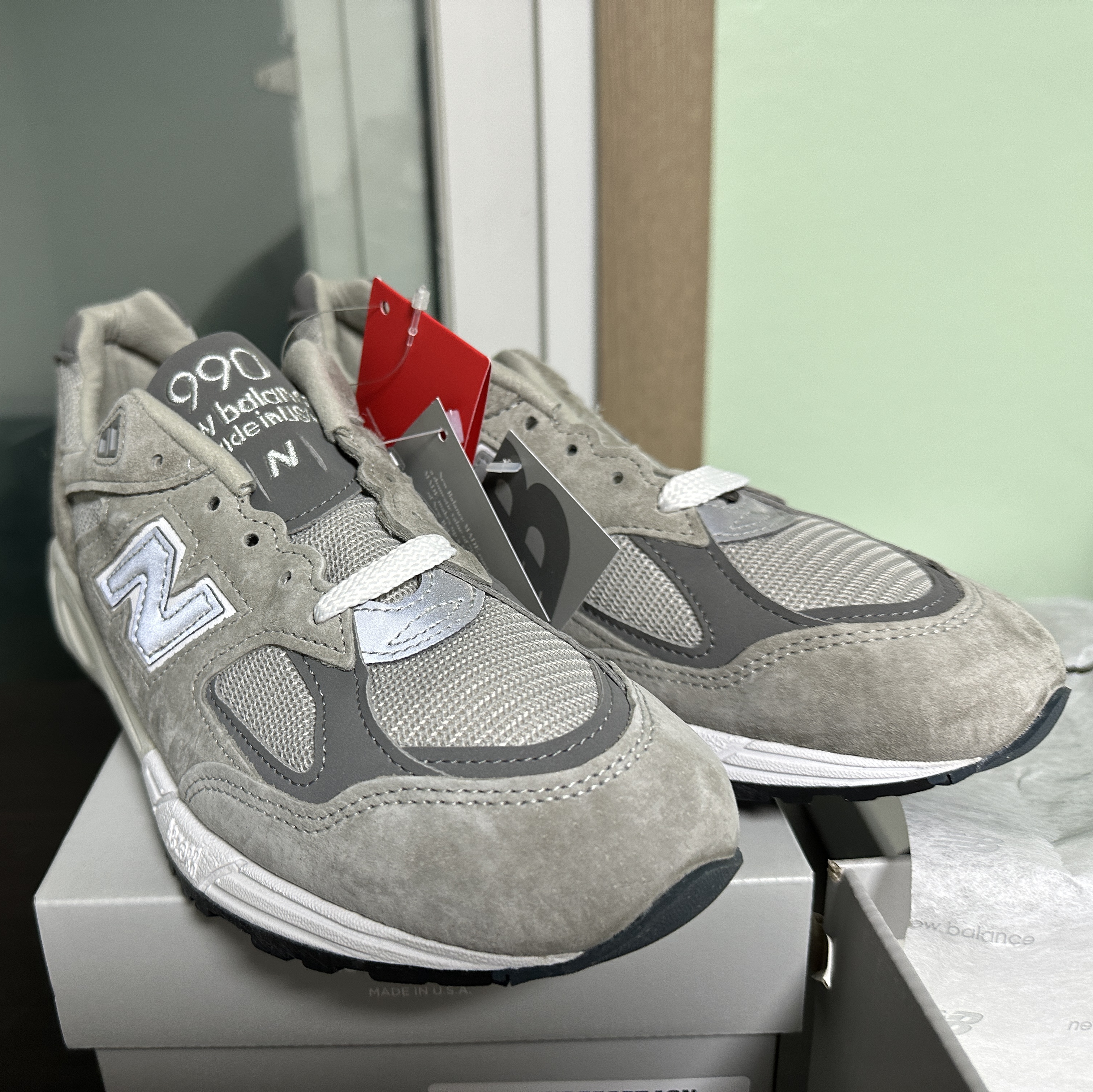 New Balance 990v2 Made in USA Grey, New Balance 990v2 Made in USA Navy 착용 스타일 - 2