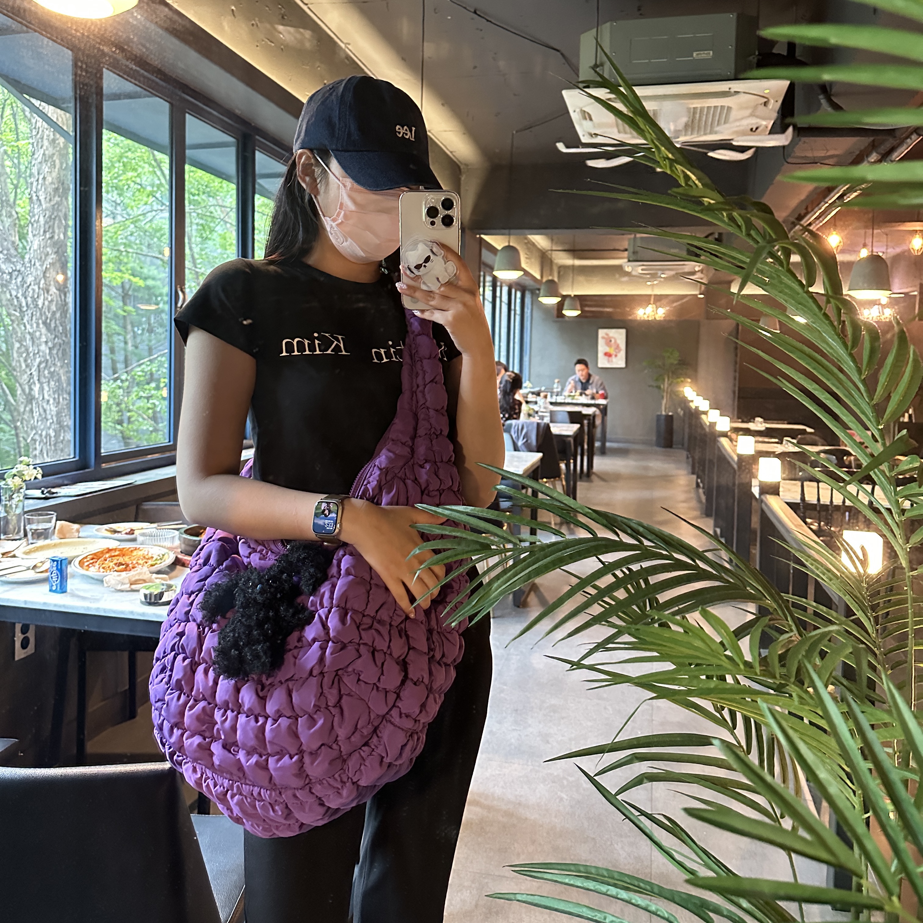 COS Quilted Oversized Shoulder Bag Purple, (W) Matin Kim Logo Silket Crop Top Black 착용 스타일 - 2