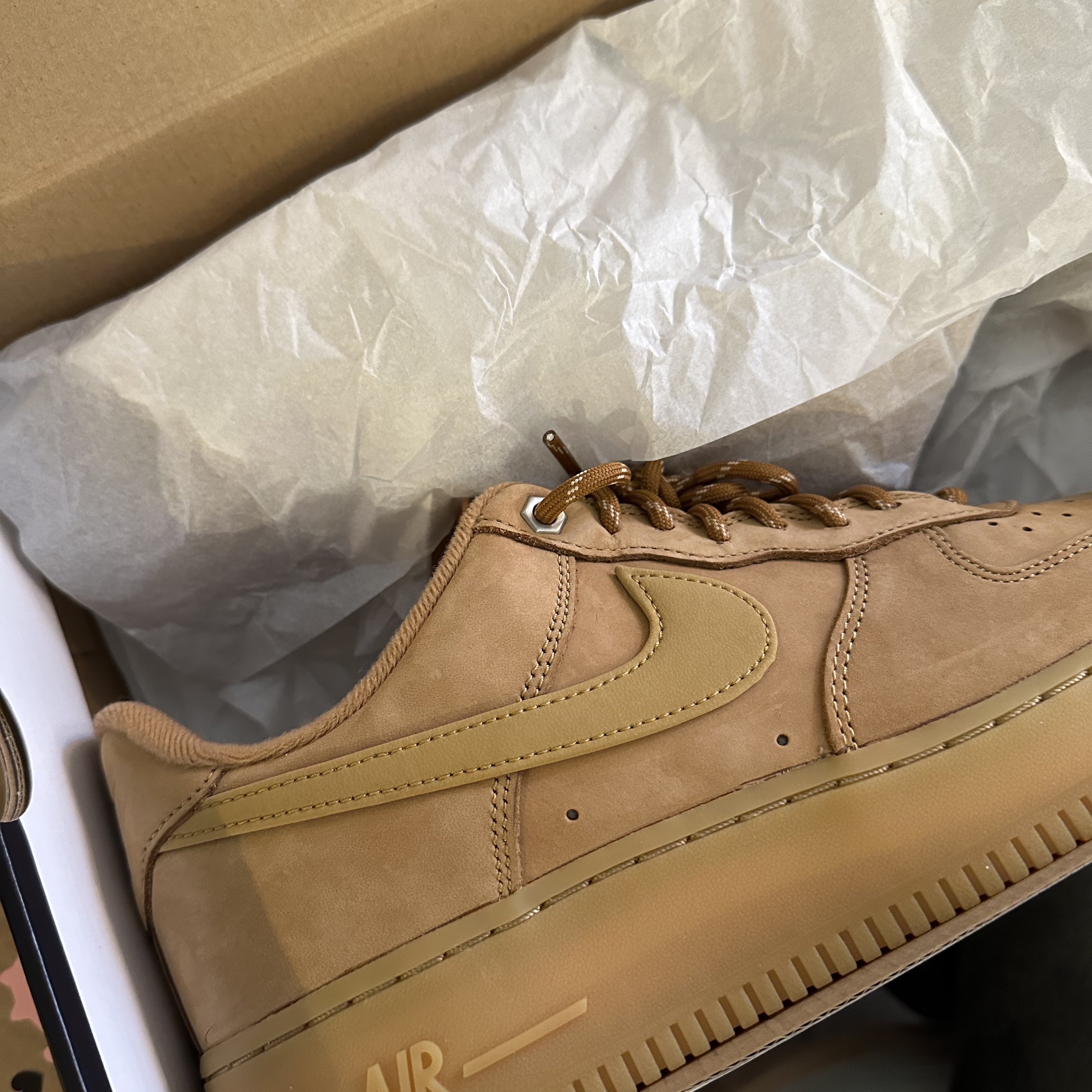 Nike Air Force 1 '07 WB Flax 착용 스타일