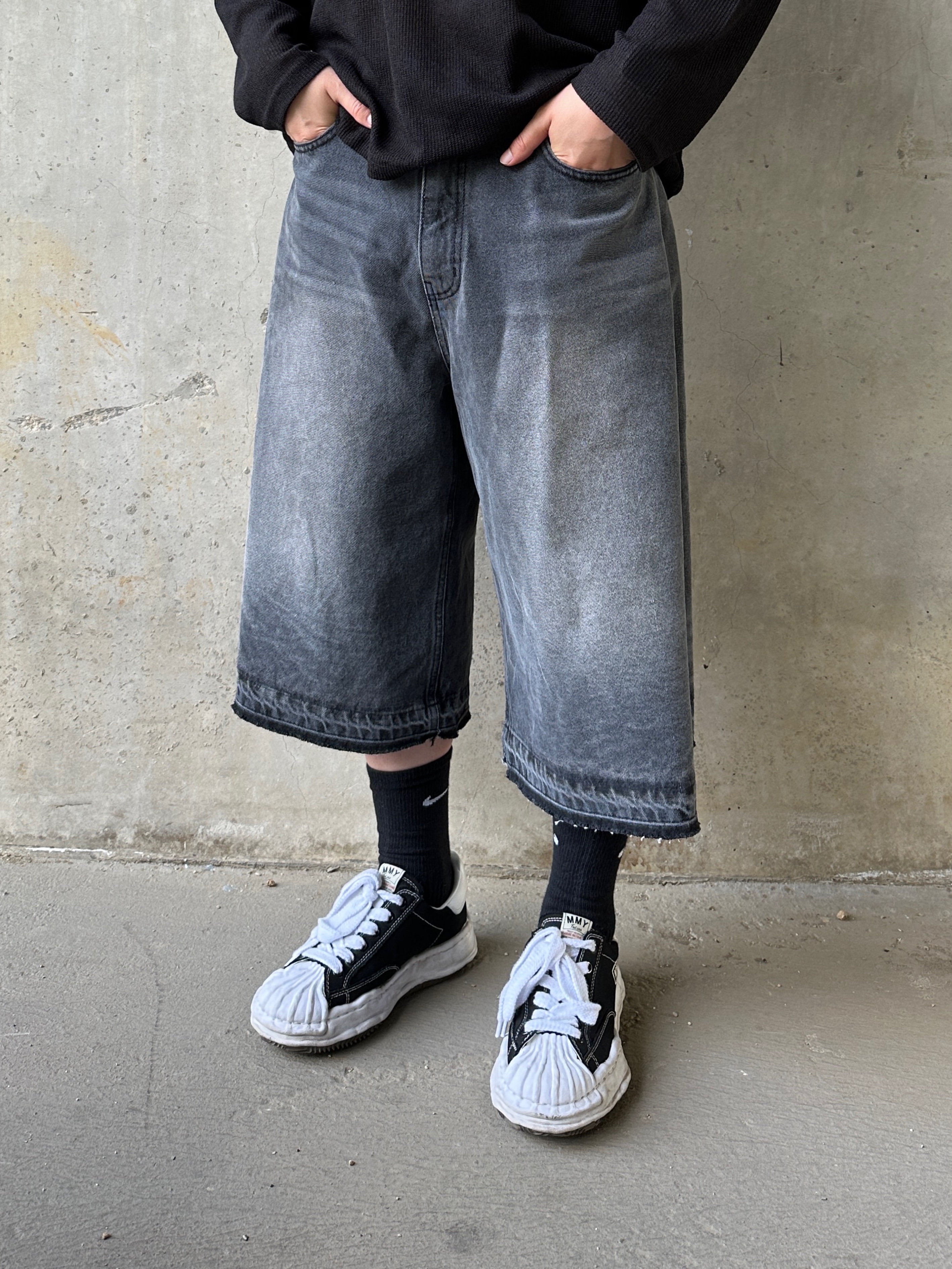 Maison Mihara Yasuhiro Blakey OG Sole Canvas Low-top Sneakers Black White 착용 스타일 - 3