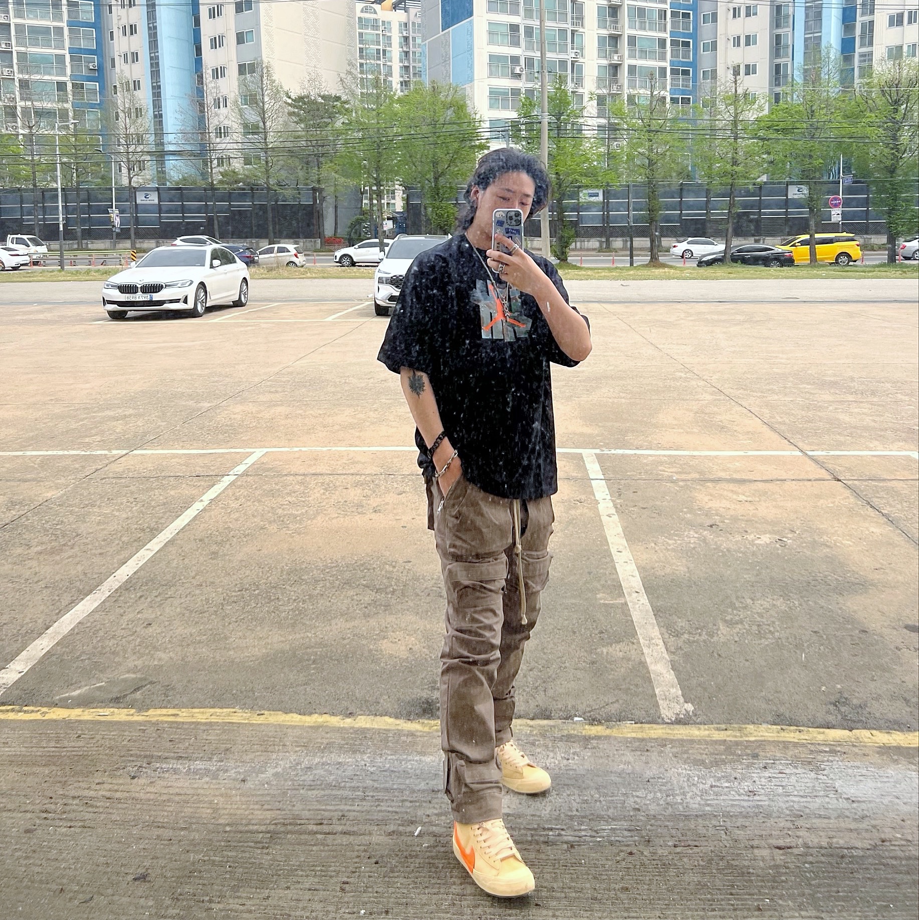 Nike x Off-White Blazer Mid Off-White All Hallow's Eve 착용 스타일