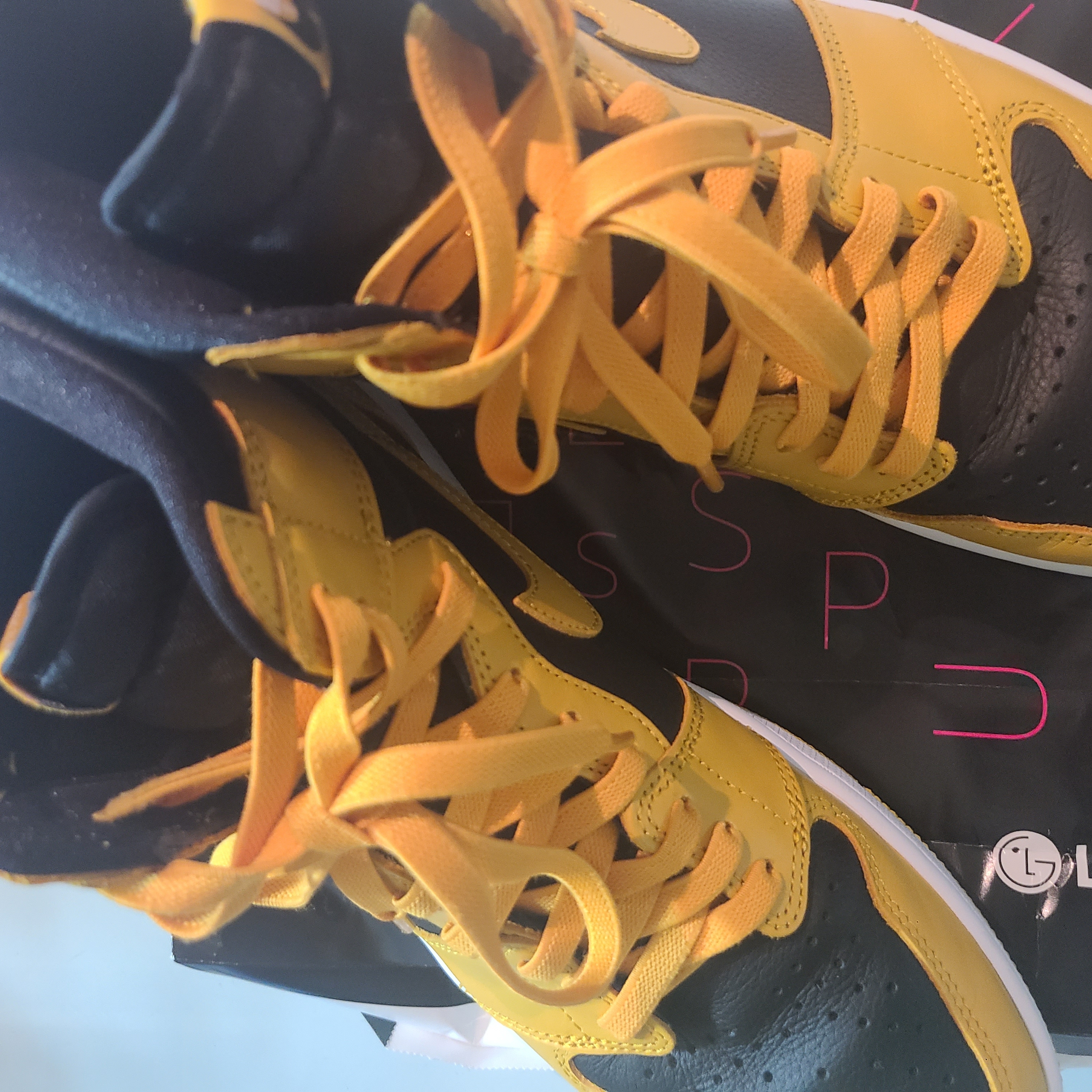 Jordan 1 Retro High OG Pollen 착용 스타일