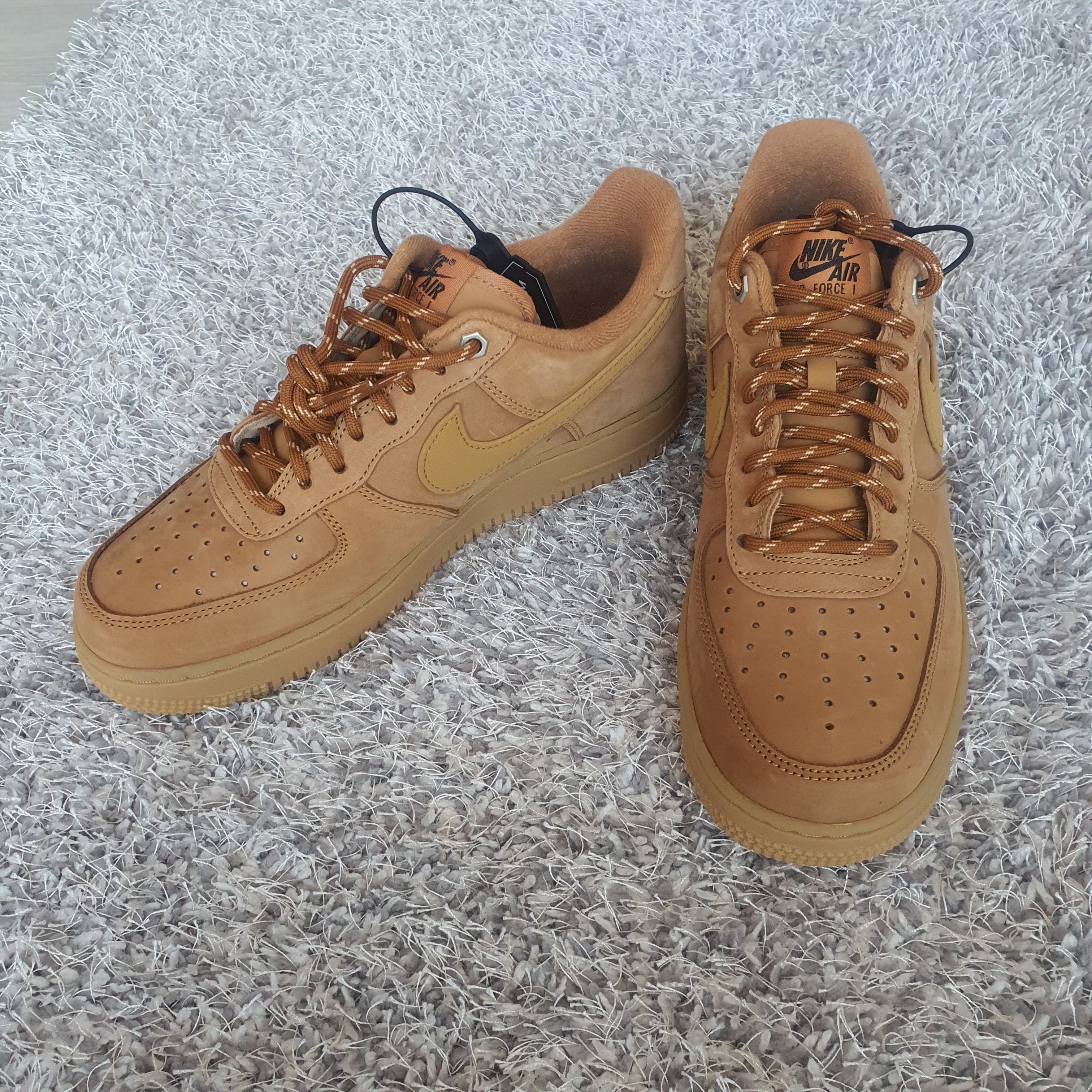 Nike Air Force 1 '07 WB Flax 착용 스타일