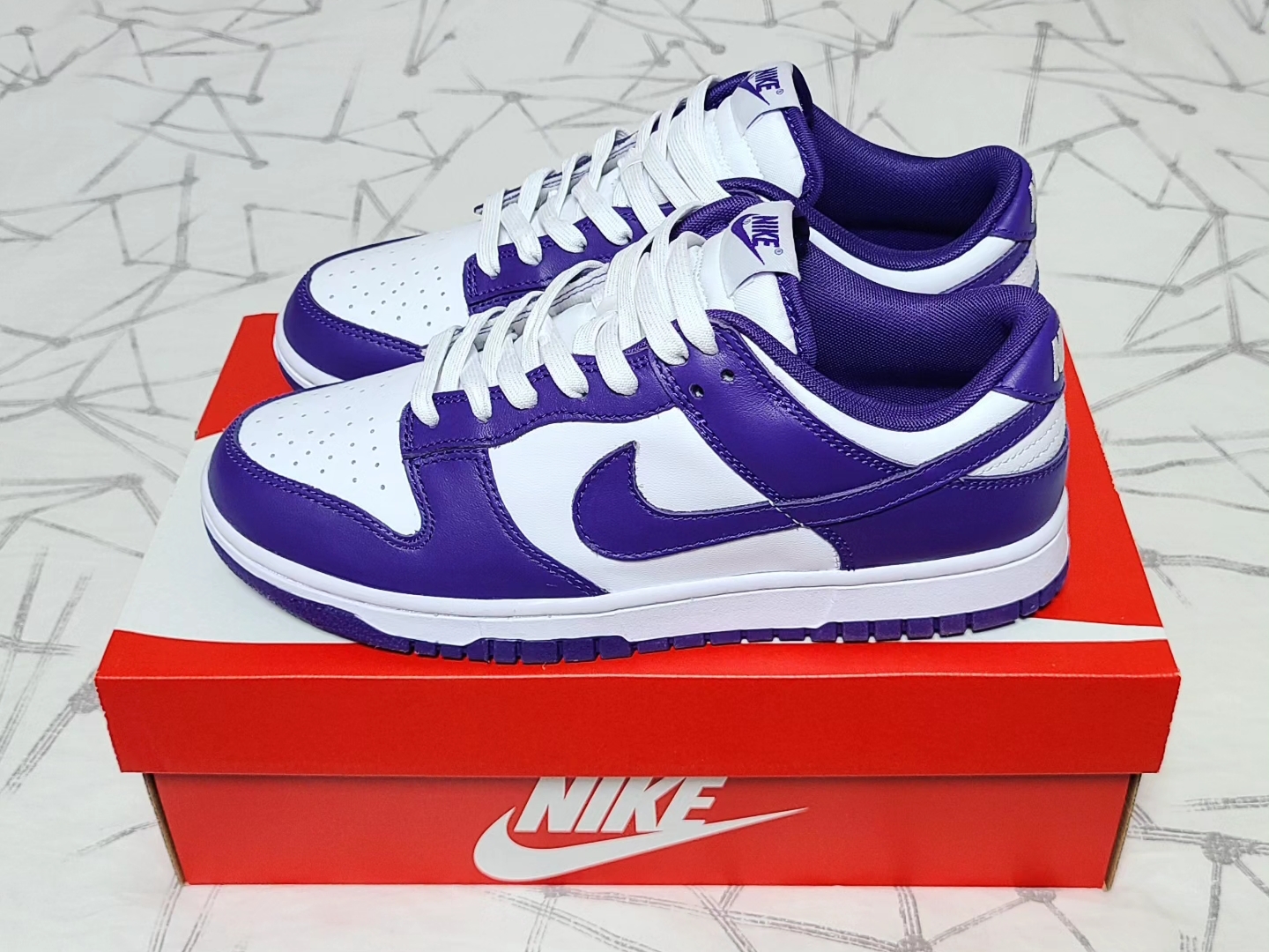 Nike Dunk Low Retro Championship Court Purple 착용 스타일 - 2